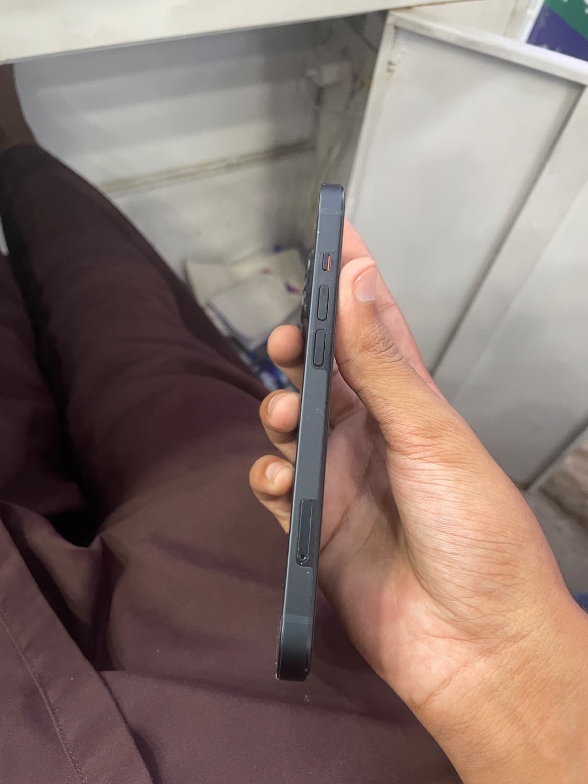 Apple iPhone 13 128GB in Midnight — photo 2