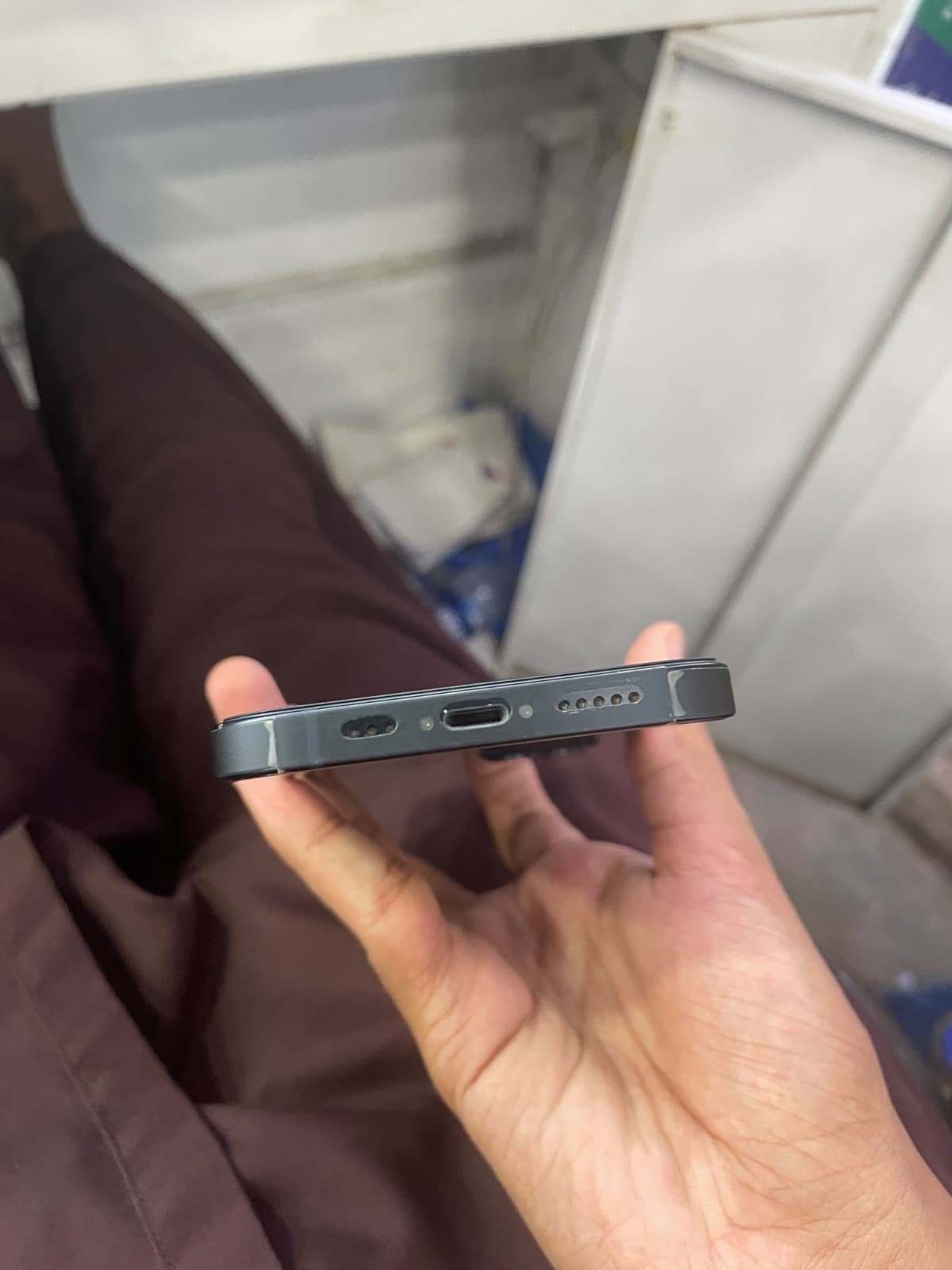 Apple iPhone 13 128GB in Midnight — photo 5