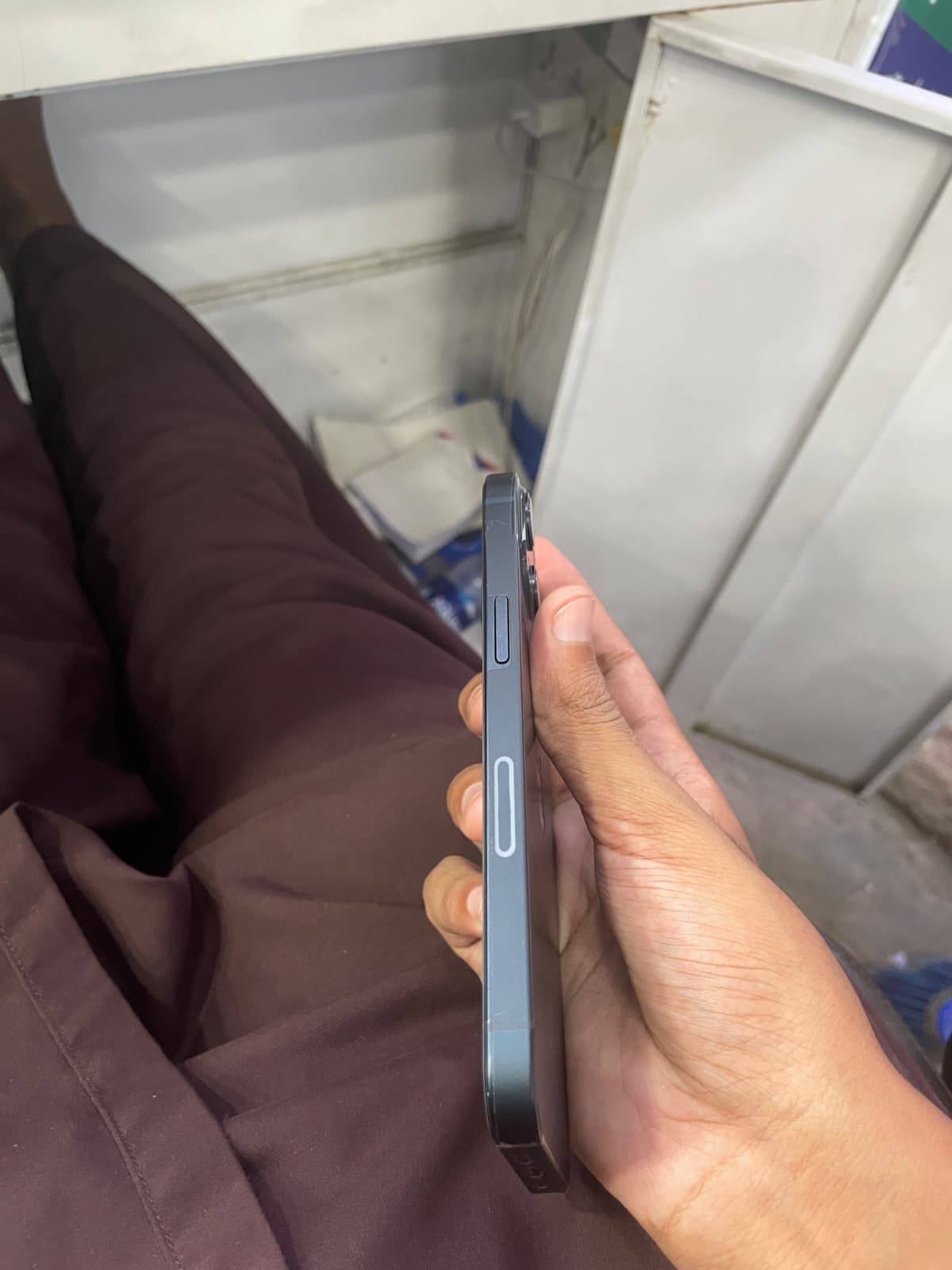 Apple iPhone 13 128GB in Midnight — photo 4