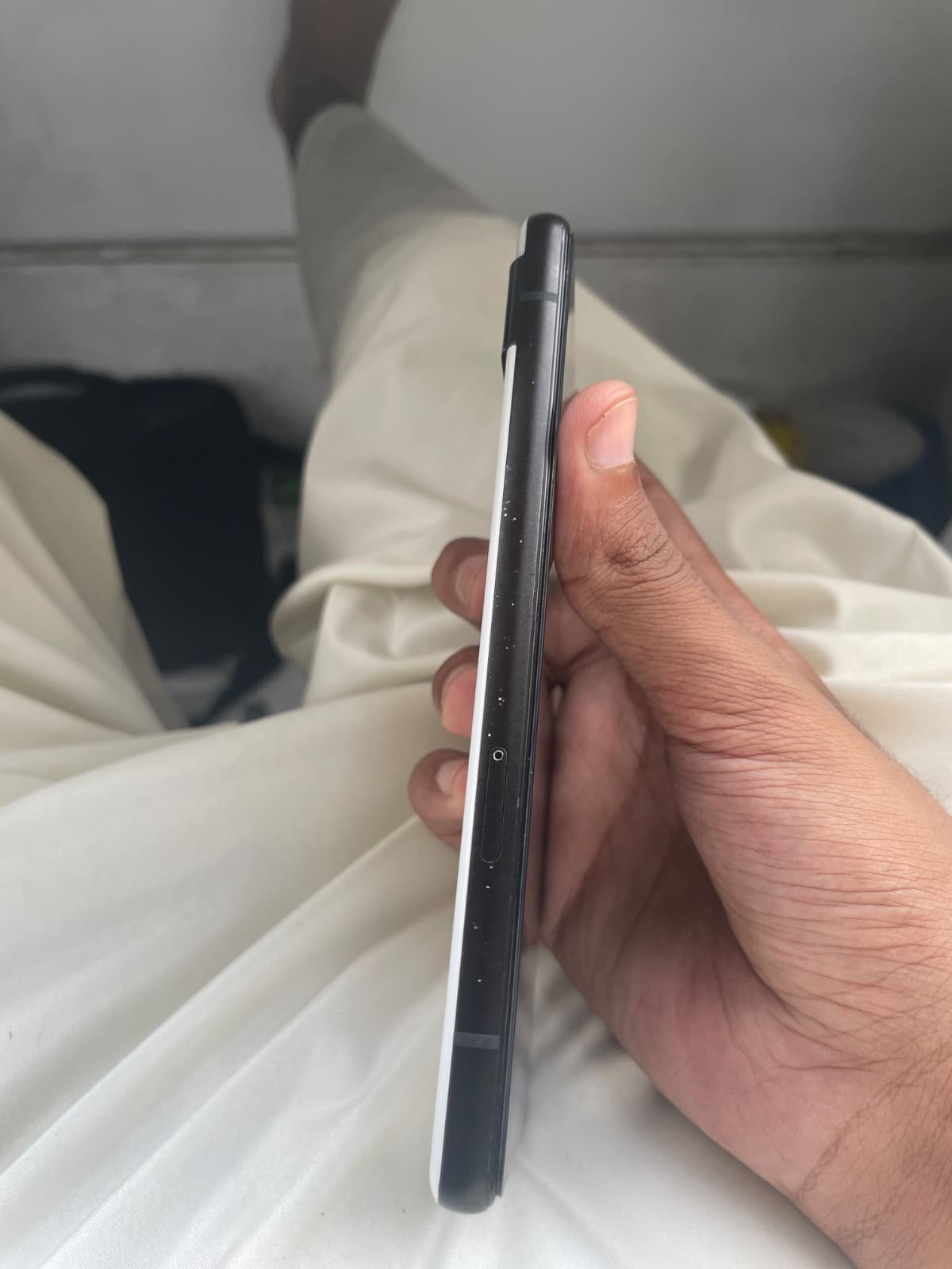 Google Pixel 6a 6GB / 128GB in Chalk — photo 3