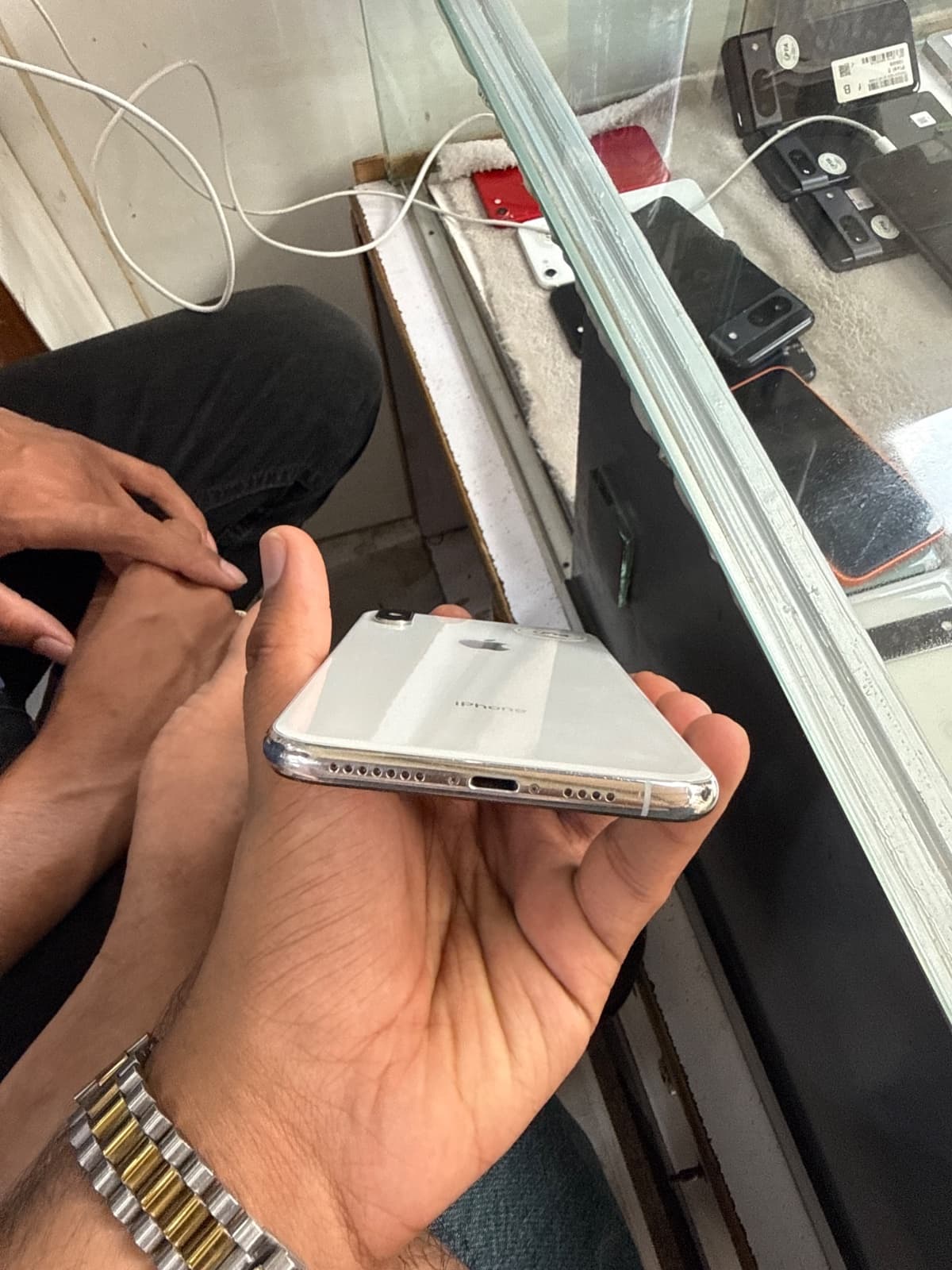 Apple iPhone XS Max 64GB in Silver — photo 4