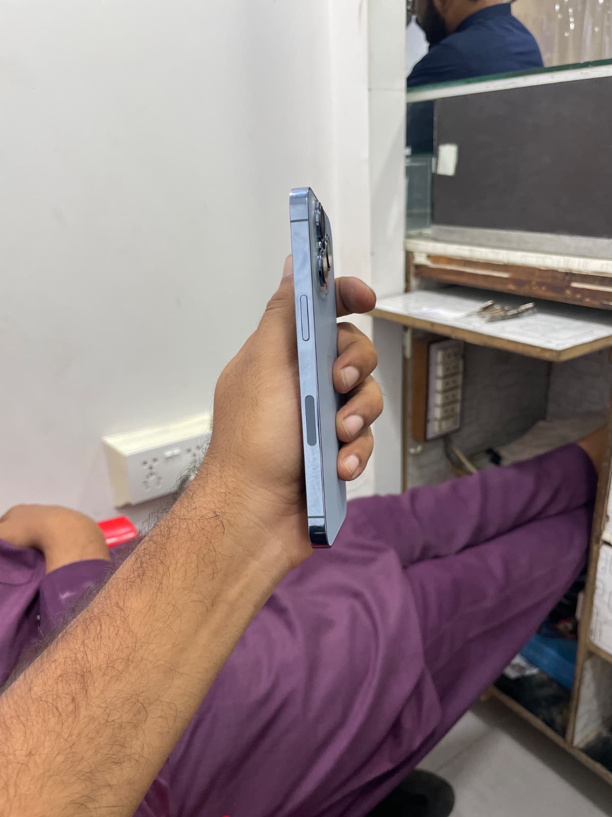 Apple iPhone 13 Pro 128GB in Sierra Blue — photo 3