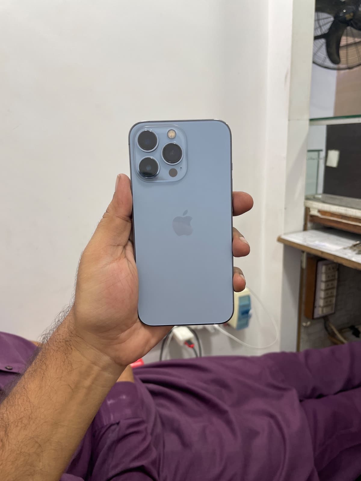 Apple iPhone 13 Pro 128GB in Sierra Blue — photo 2