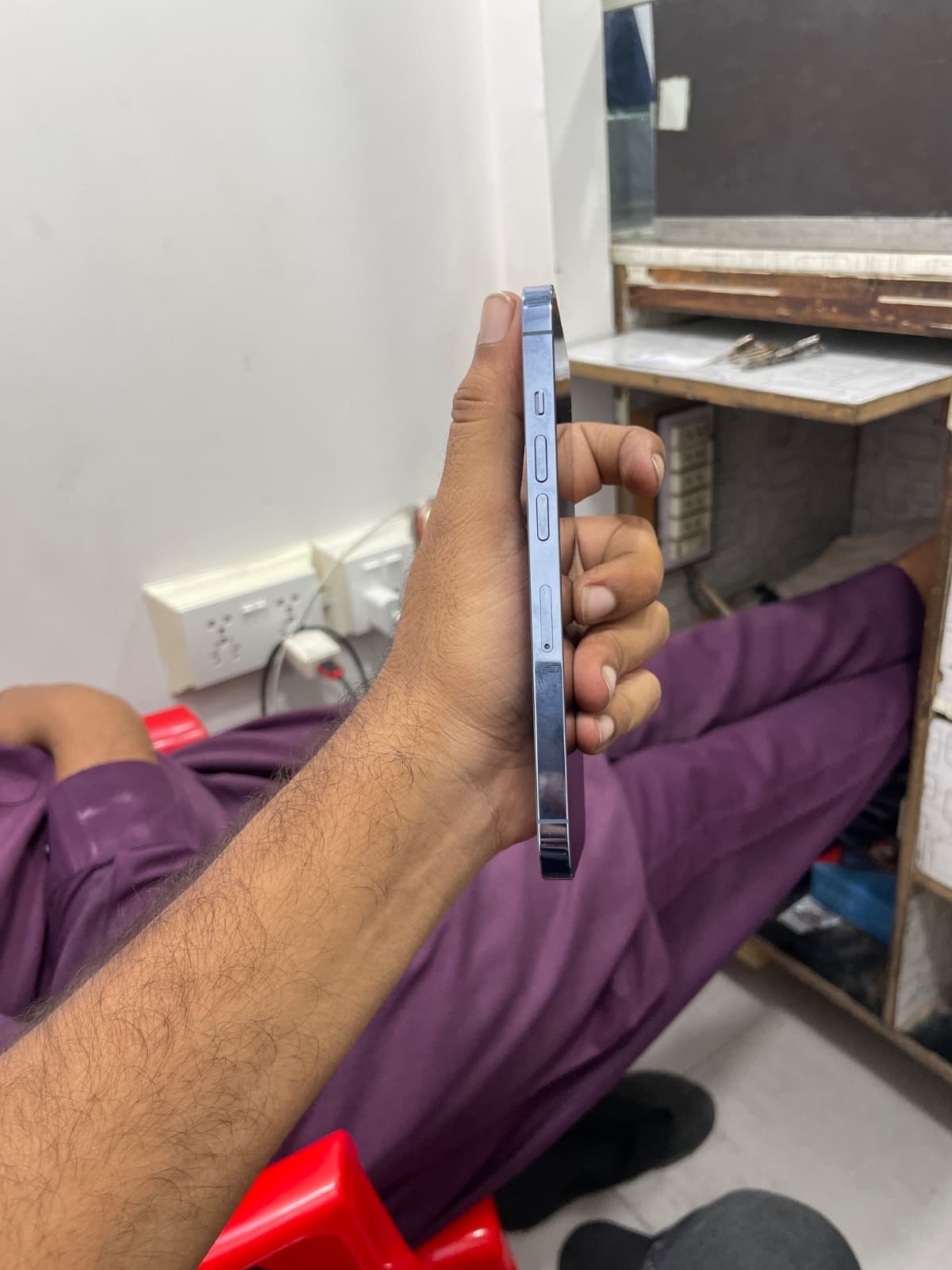 Apple iPhone 13 Pro 128GB in Sierra Blue — photo 4