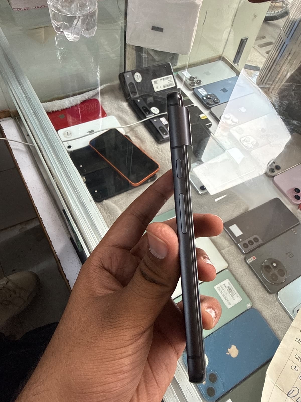 Google Pixel 8 8GB / 128GB in Obsidian — photo 2