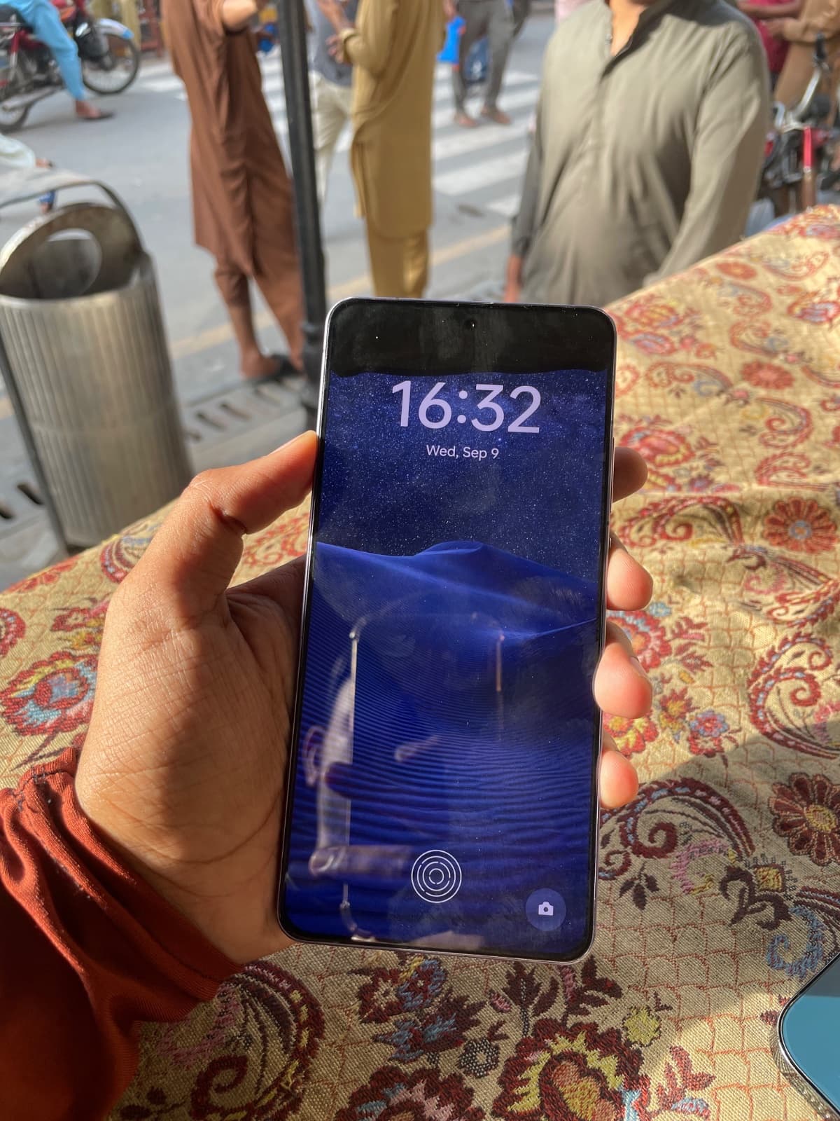Realme GT 6 12GB / 256GB in Razor Green — photo 2