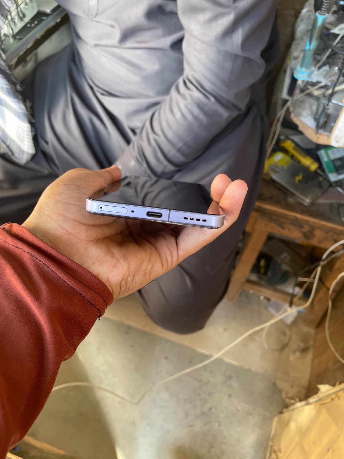 Realme GT 6 12GB / 256GB in Razor Green — photo 3