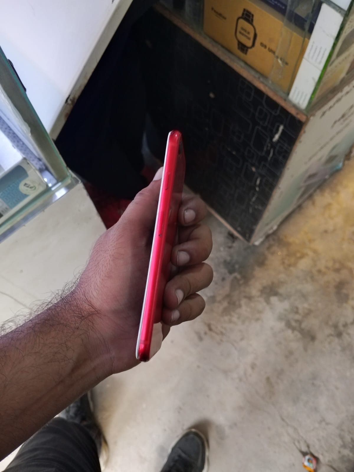 Apple iPhone 8 64GB in (PRODUCT)RED — photo 3
