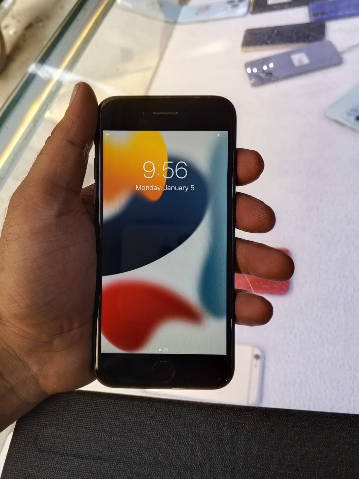 Apple iPhone 7 32GB in Black — photo 5