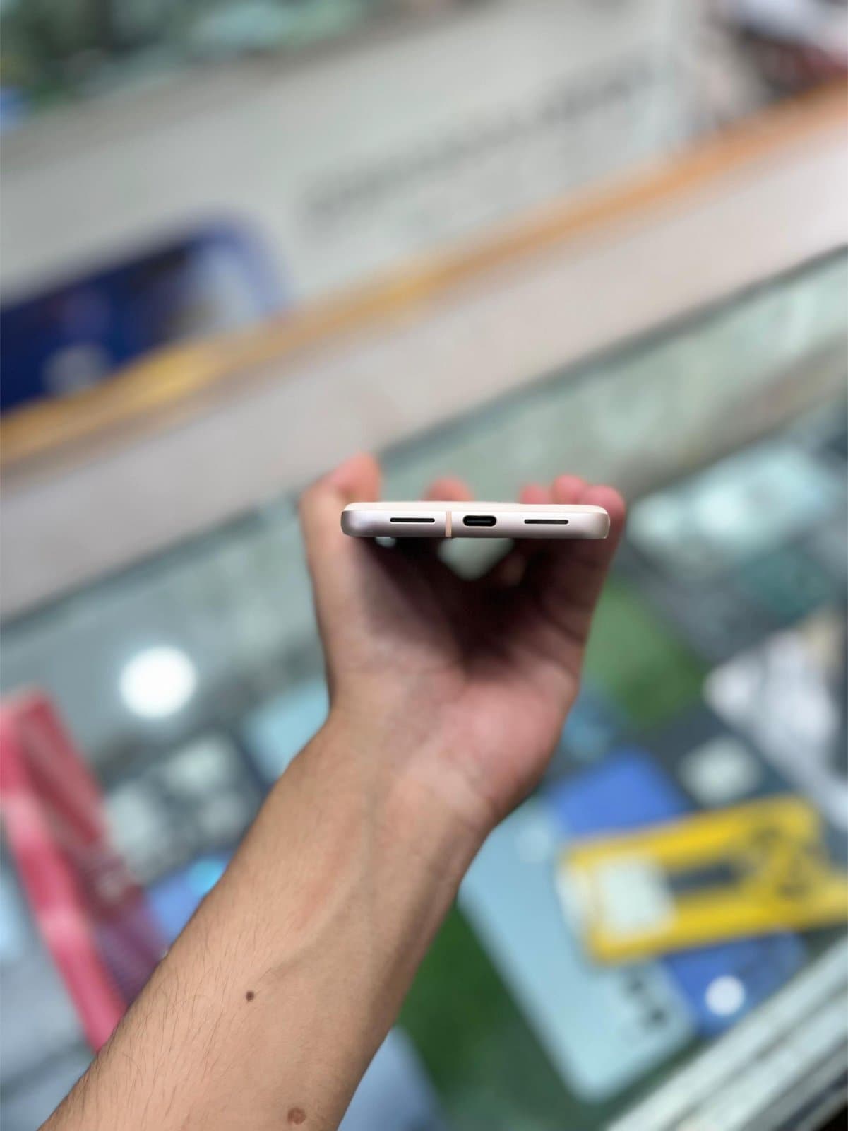 Google Pixel 8 8GB / 128GB in Rose — photo 3