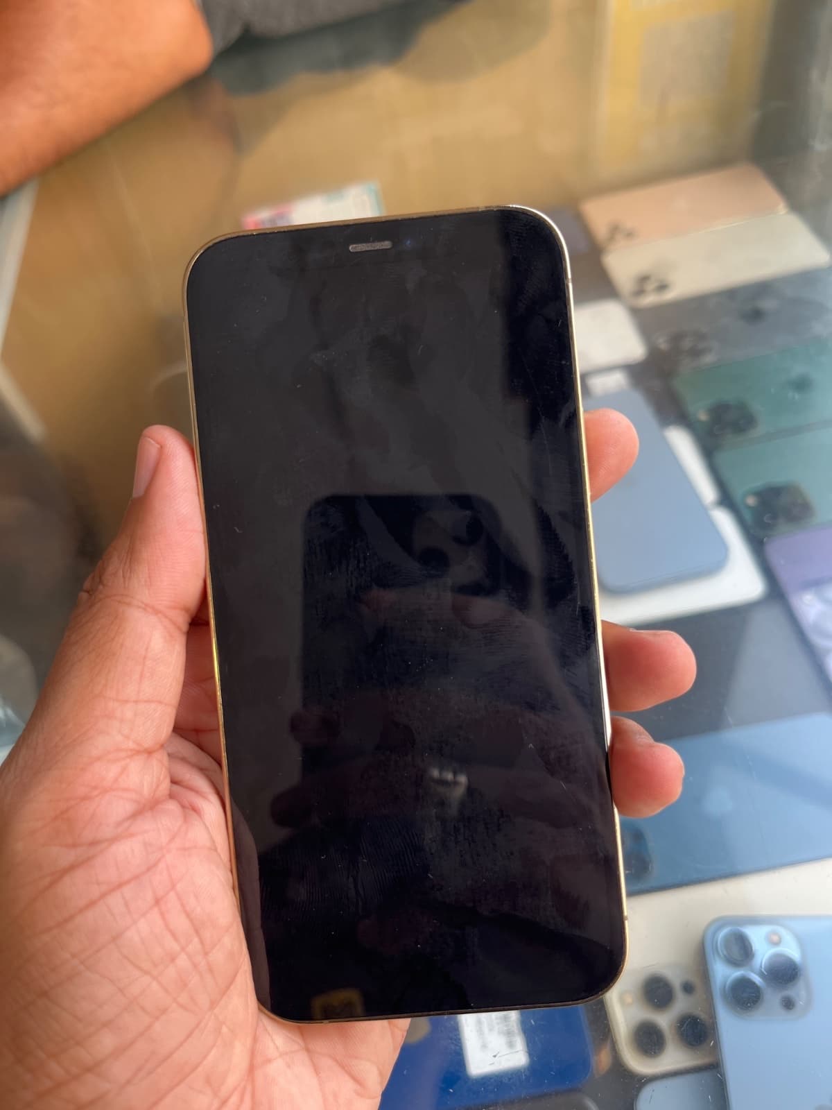 Apple iPhone 12 Pro 256GB in Gold — photo 2