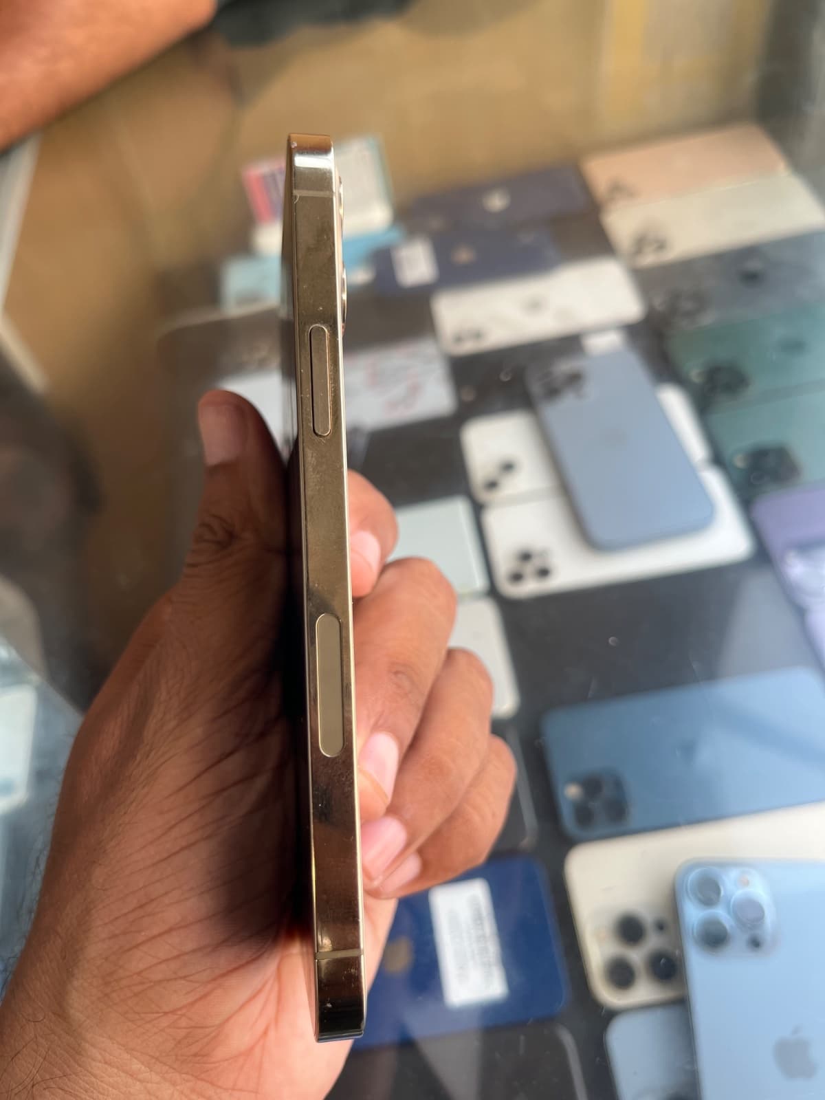 Apple iPhone 12 Pro 256GB in Gold — photo 4