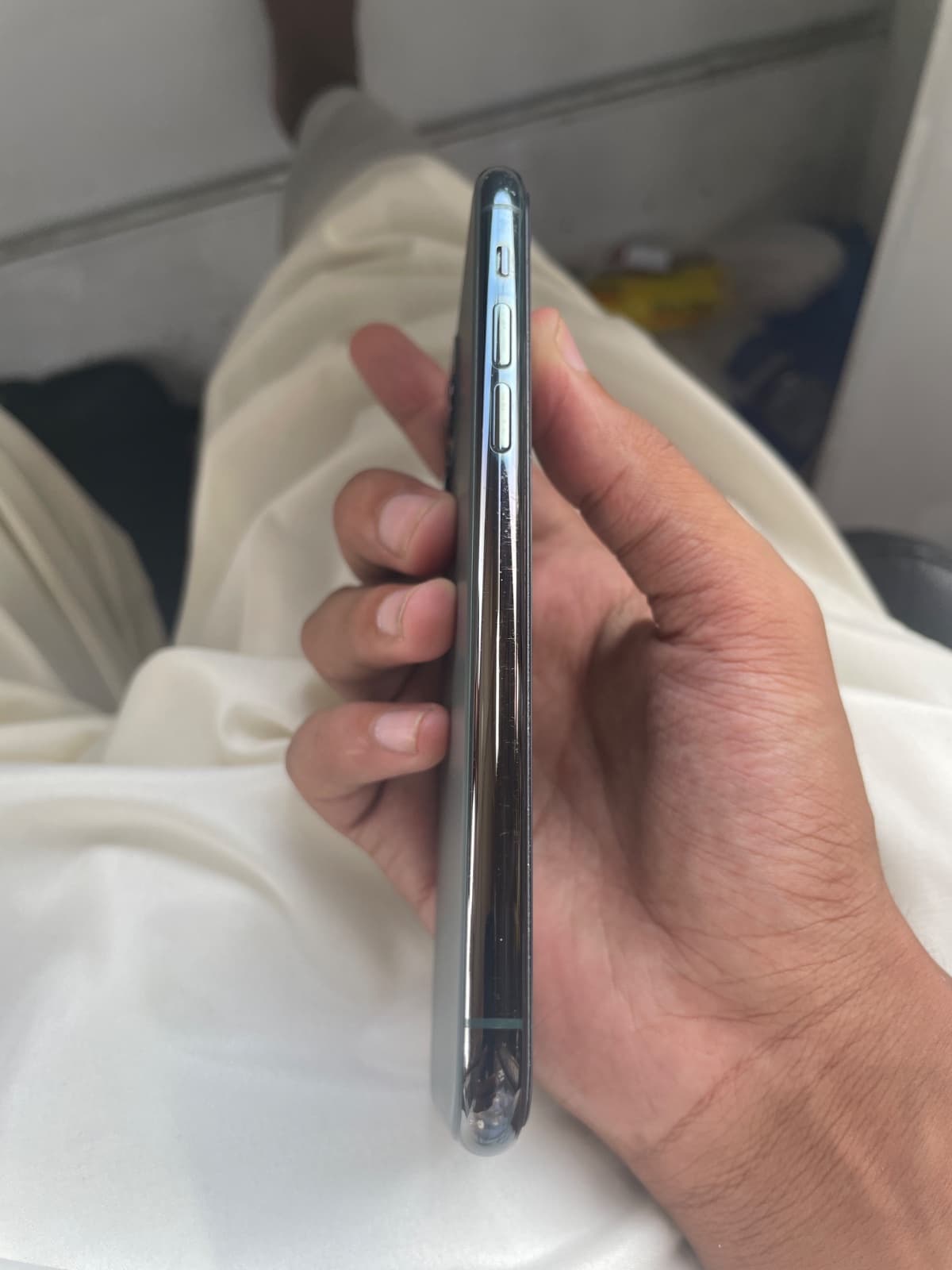 Apple iPhone 11 Pro 64GB in Midnight Green — photo 2