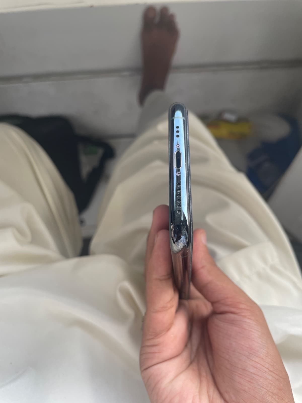 Apple iPhone 11 Pro 64GB in Midnight Green — photo 3