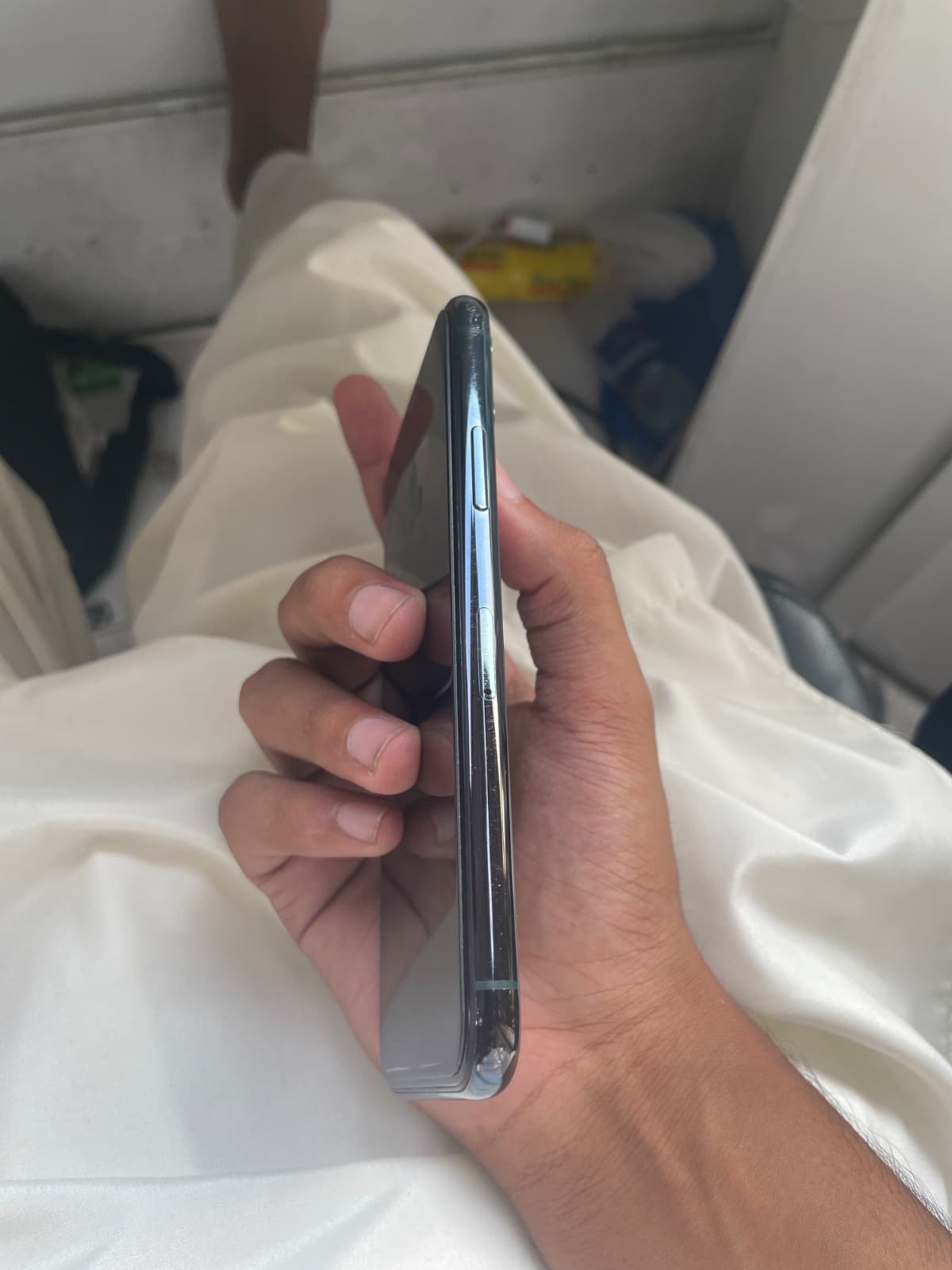 Apple iPhone 11 Pro 64GB in Midnight Green — photo 5