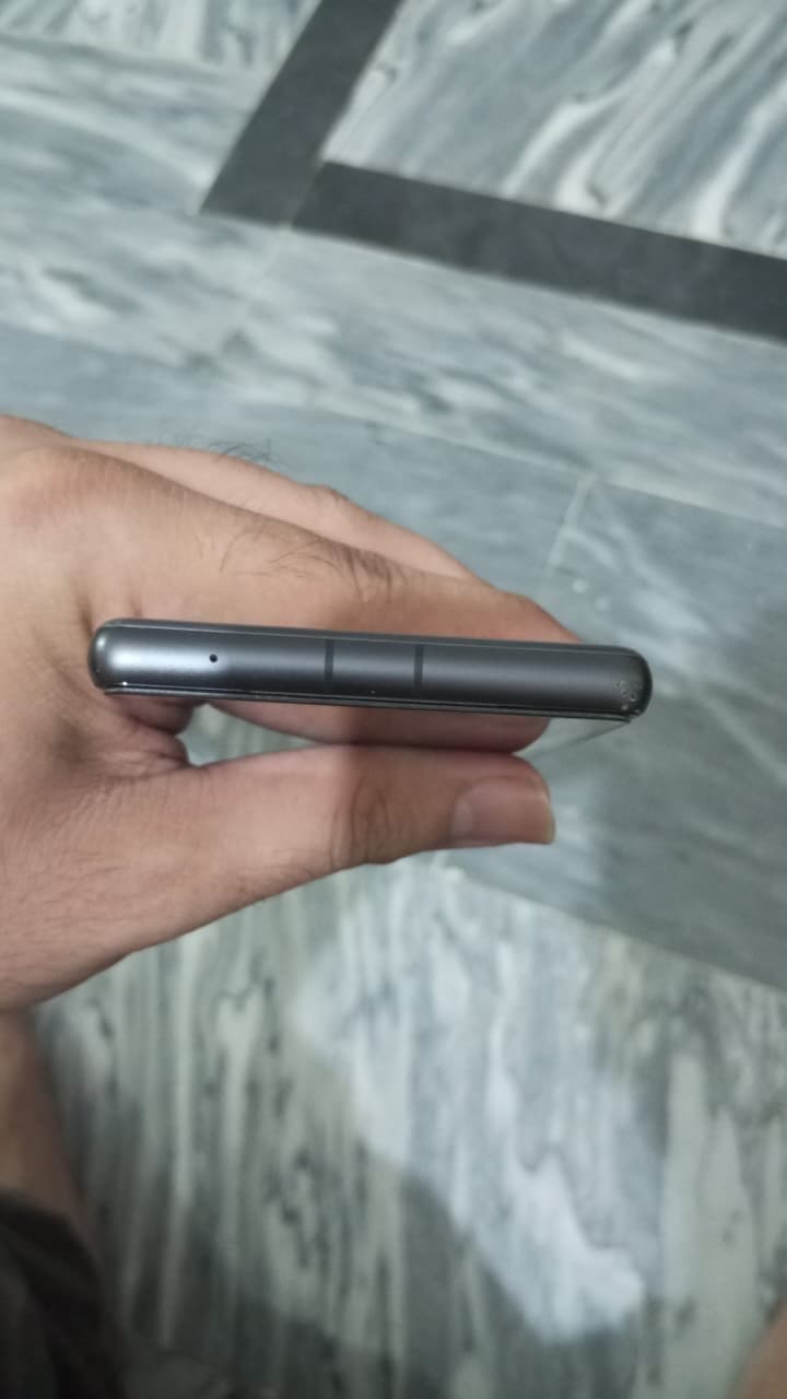 Google Pixel 7a 8GB / 128GB in Charcoal — photo 4