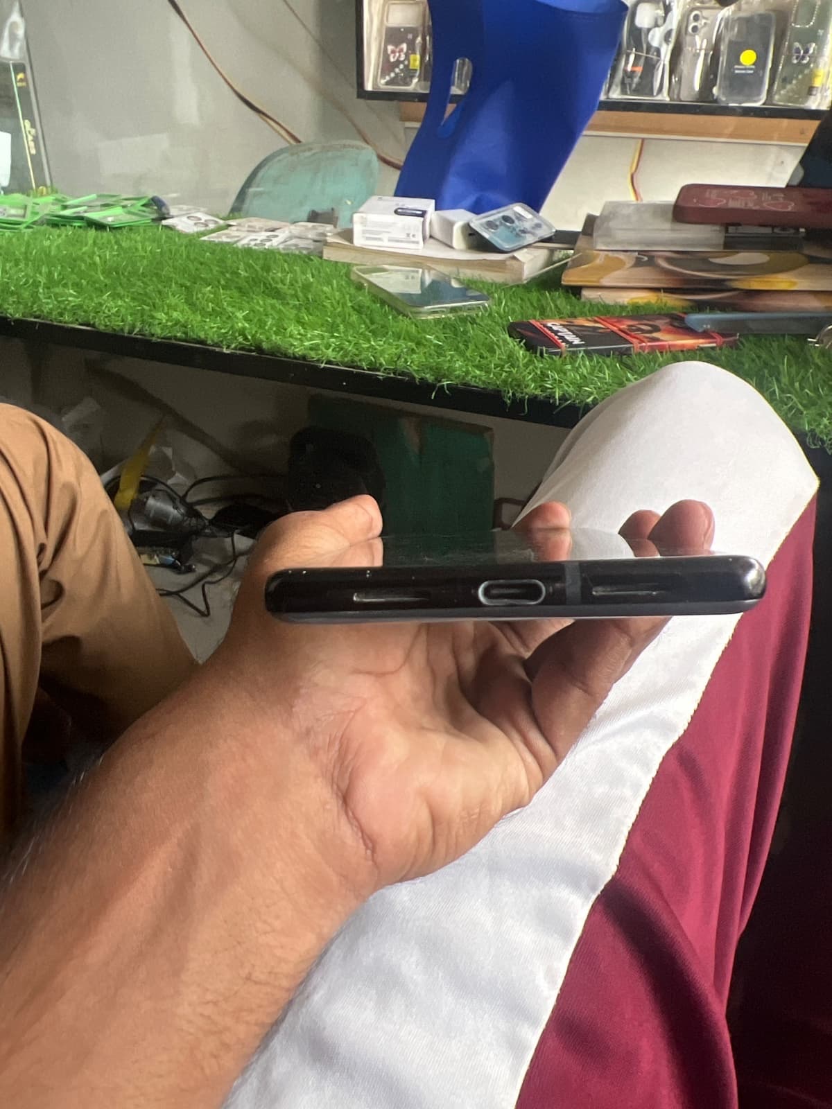 Google Pixel 6 Pro 12GB / 128GB in Stormy Black — photo 3