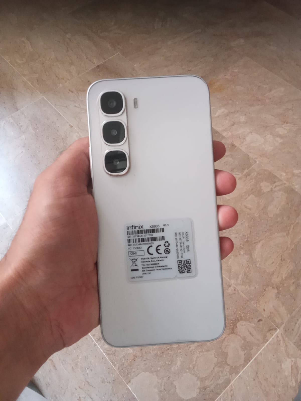 Infinix Hot 60 Pro 8GB / 128GB in Titanium Silver — photo 3