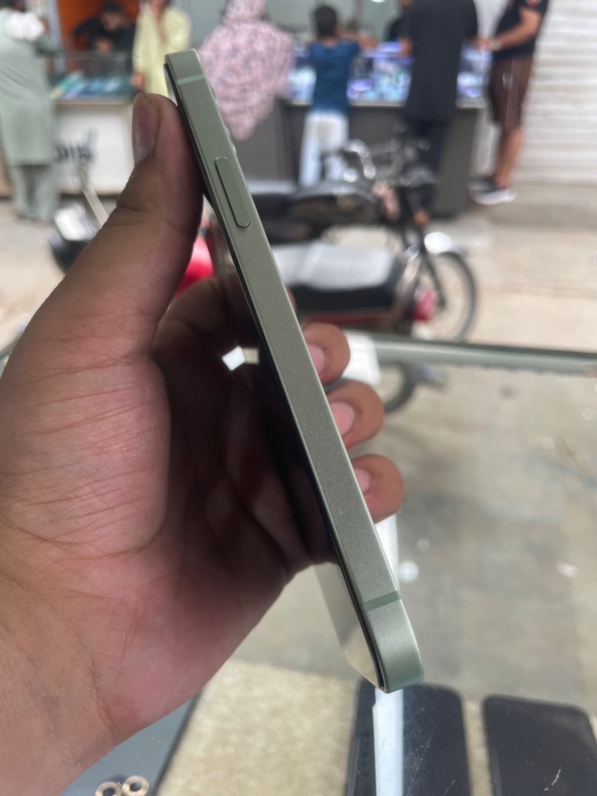 Apple iPhone 12 128GB in Green — photo 2