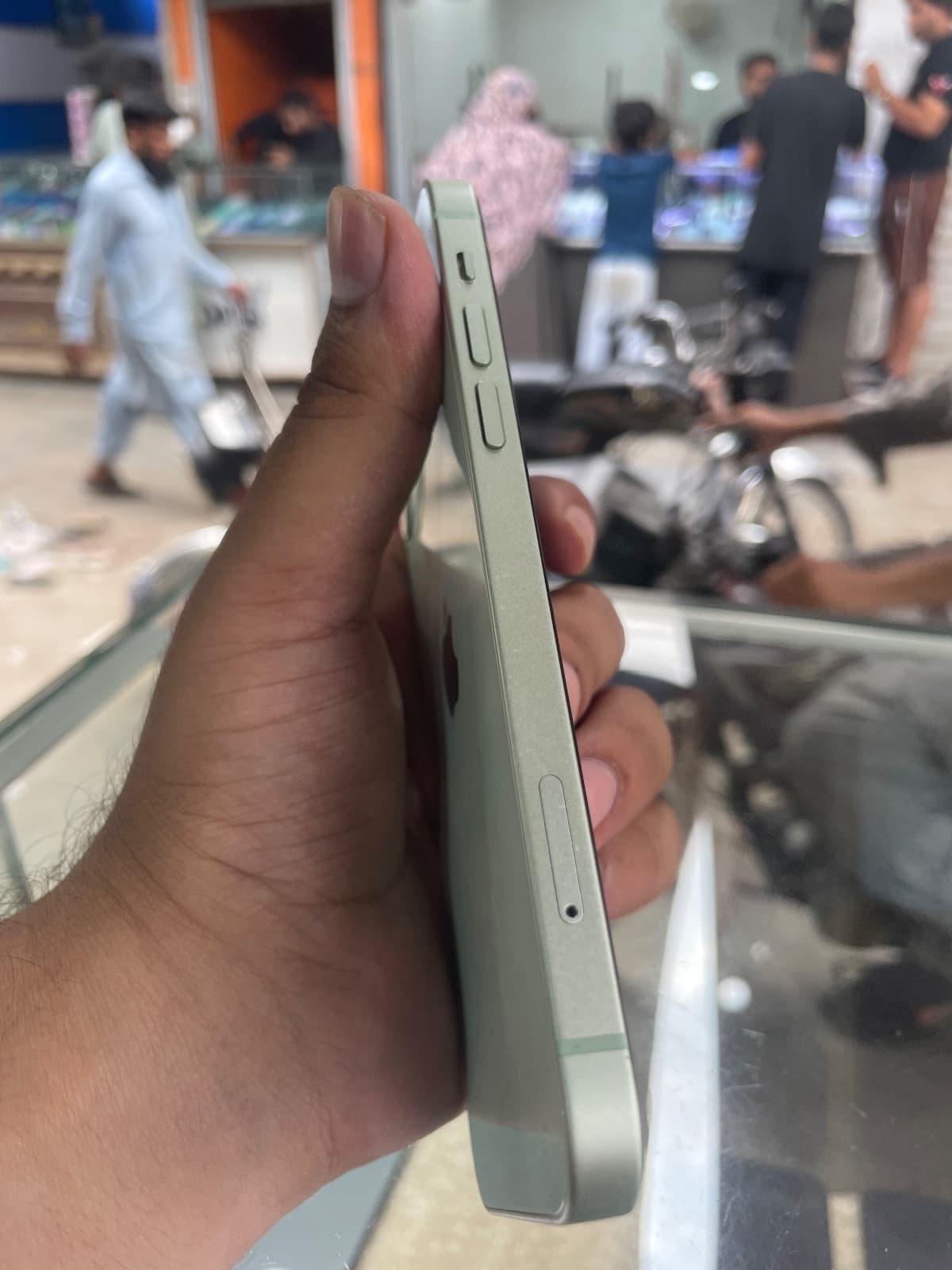 Apple iPhone 12 128GB in Green — photo 4