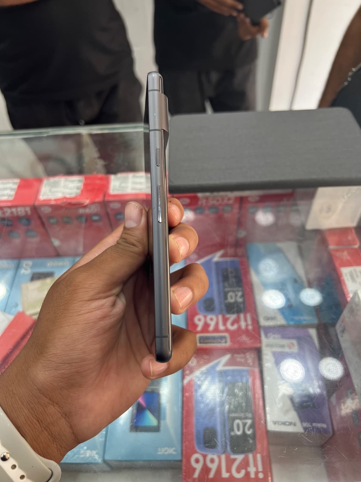 Google Pixel 7 8GB / 128GB in Obsidian — photo 4
