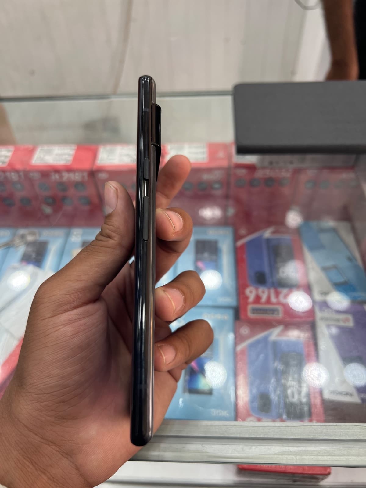 Google Pixel 6 Pro 12GB / 256GB in Stormy Black — photo 4