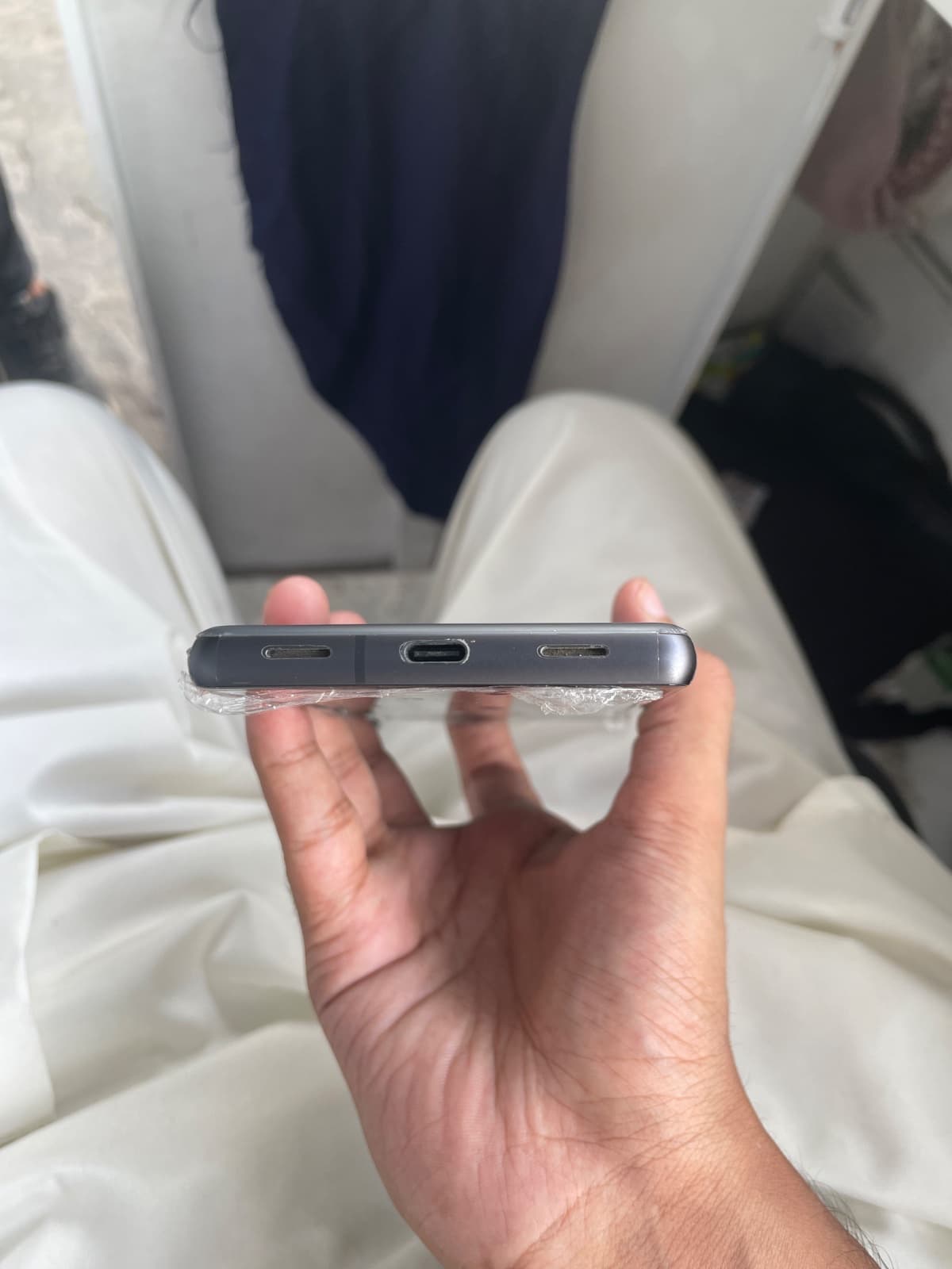 Google Pixel 7a 8GB / 128GB in Charcoal — photo 3
