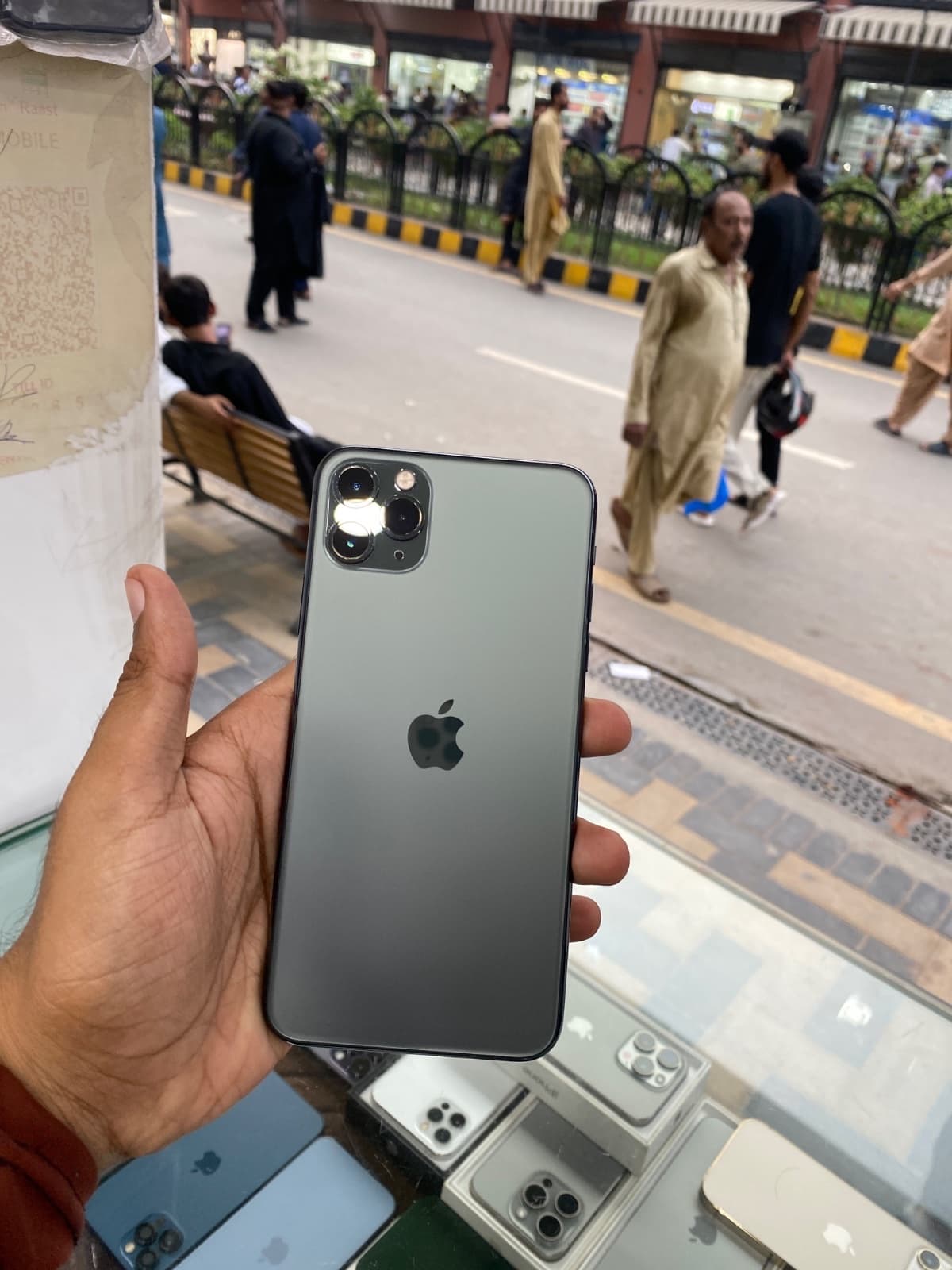 iPhone 11 Pro Max · 256GB