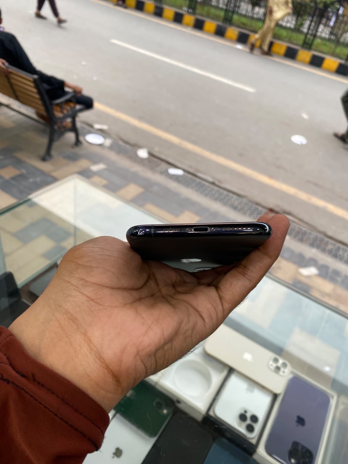 Apple iPhone 11 Pro Max 256GB in Space Gray — photo 3