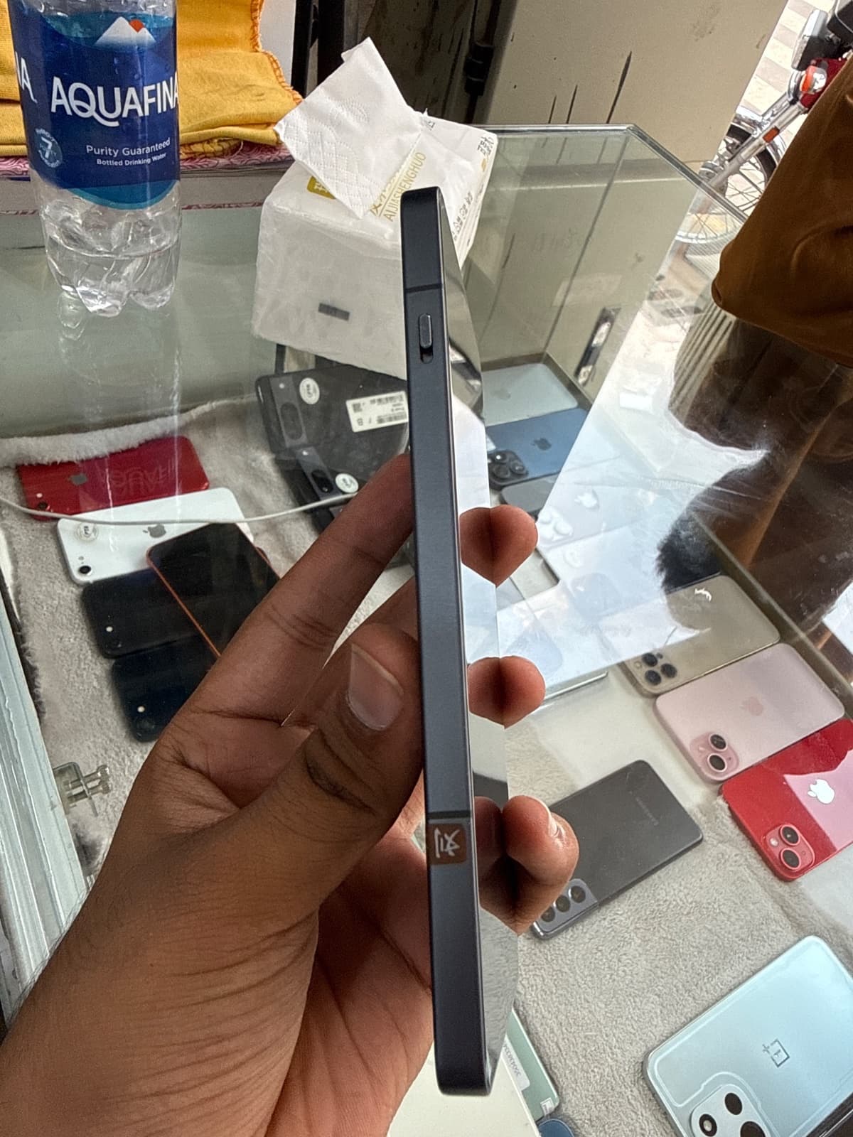 OnePlus Ace 5 12GB / 256GB in Full-Speed Black — photo 3