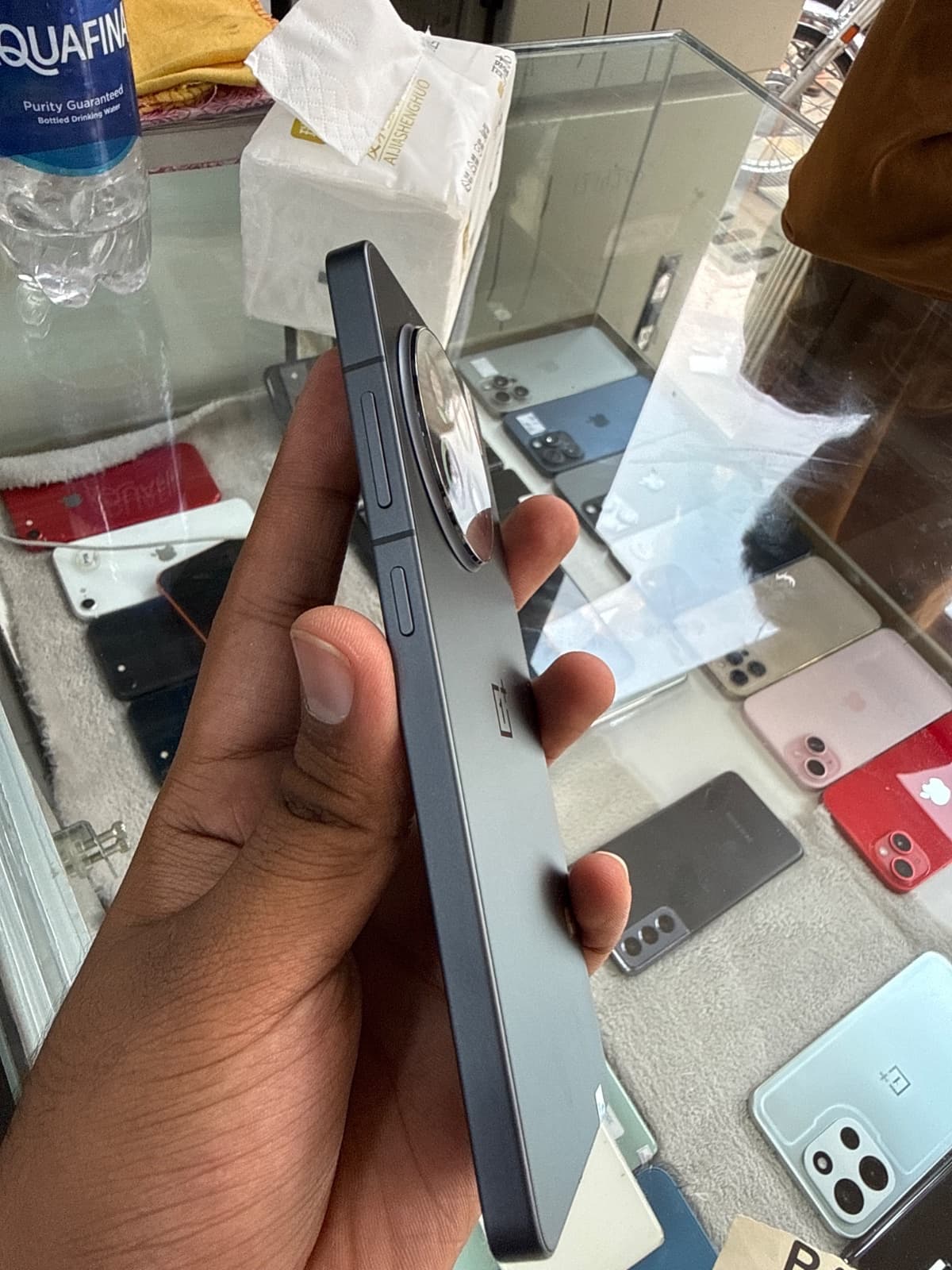 OnePlus Ace 5 12GB / 256GB in Full-Speed Black — photo 4