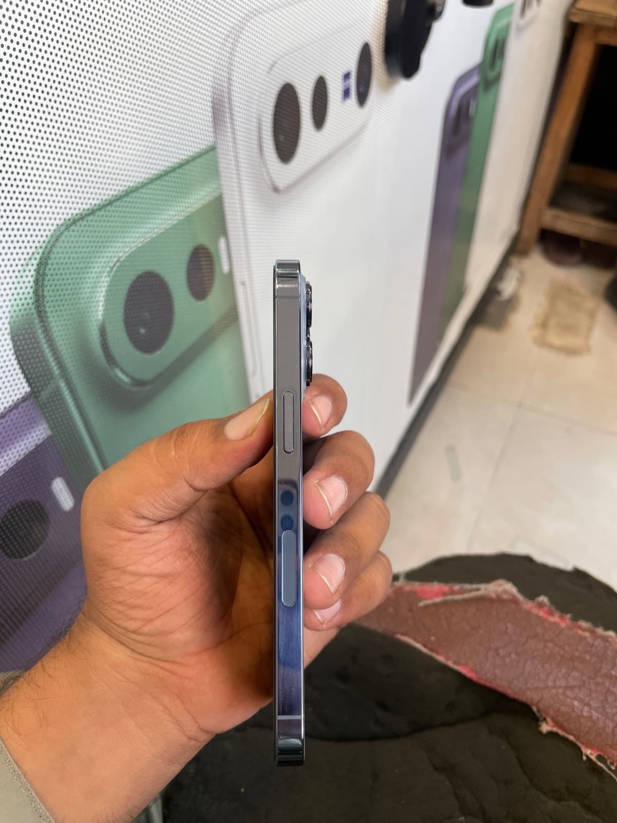 Apple iPhone 13 Pro 512GB in Sierra Blue — photo 2