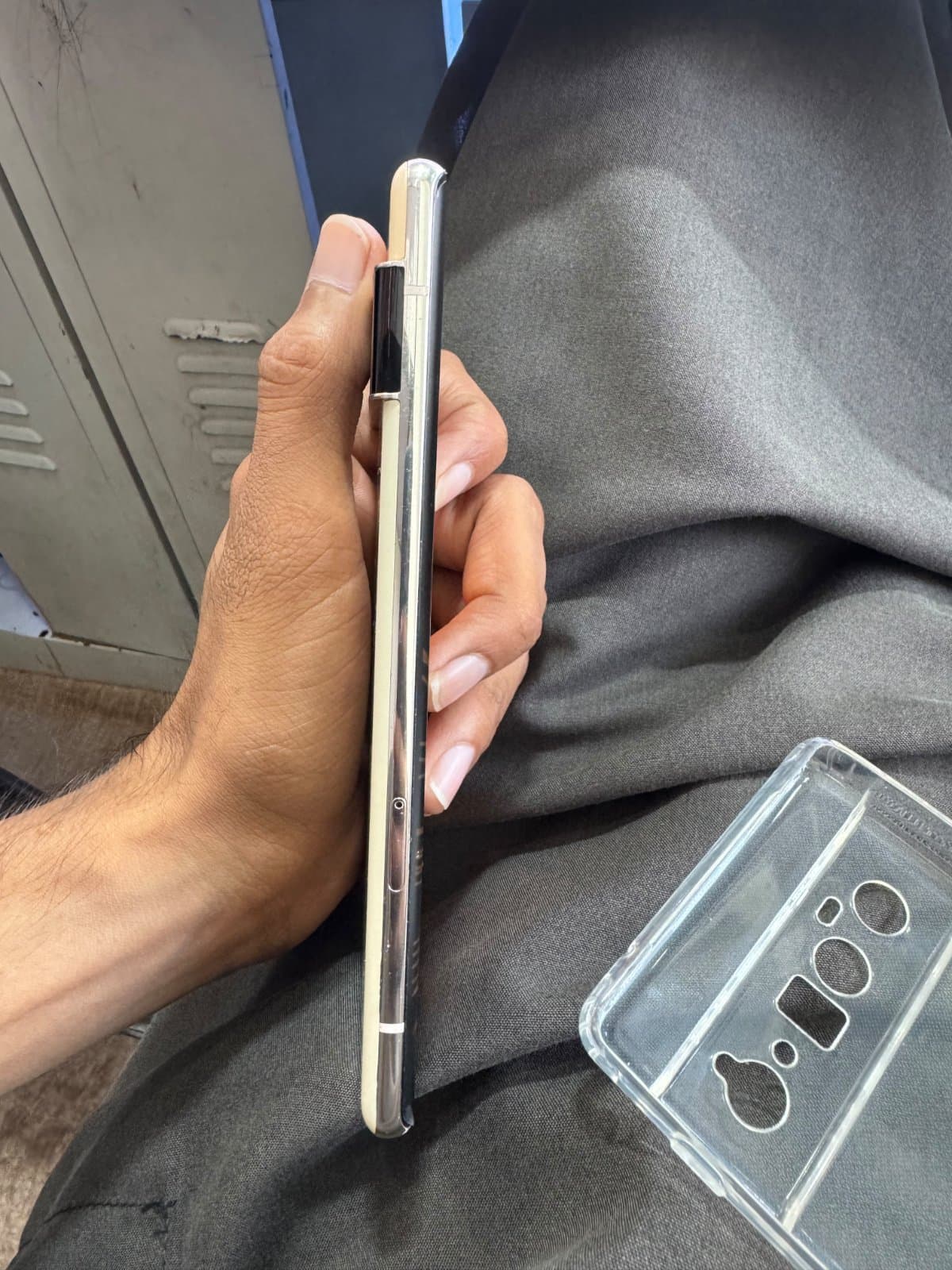 Google Pixel 6 Pro 12GB / 128GB in Sorta Sunny — photo 4