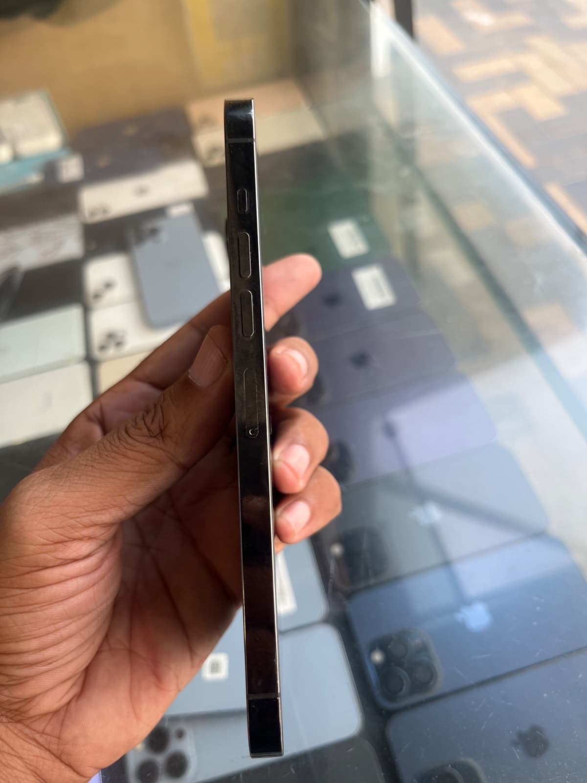 Apple iPhone 13 Pro Max 256GB in Graphite — photo 3