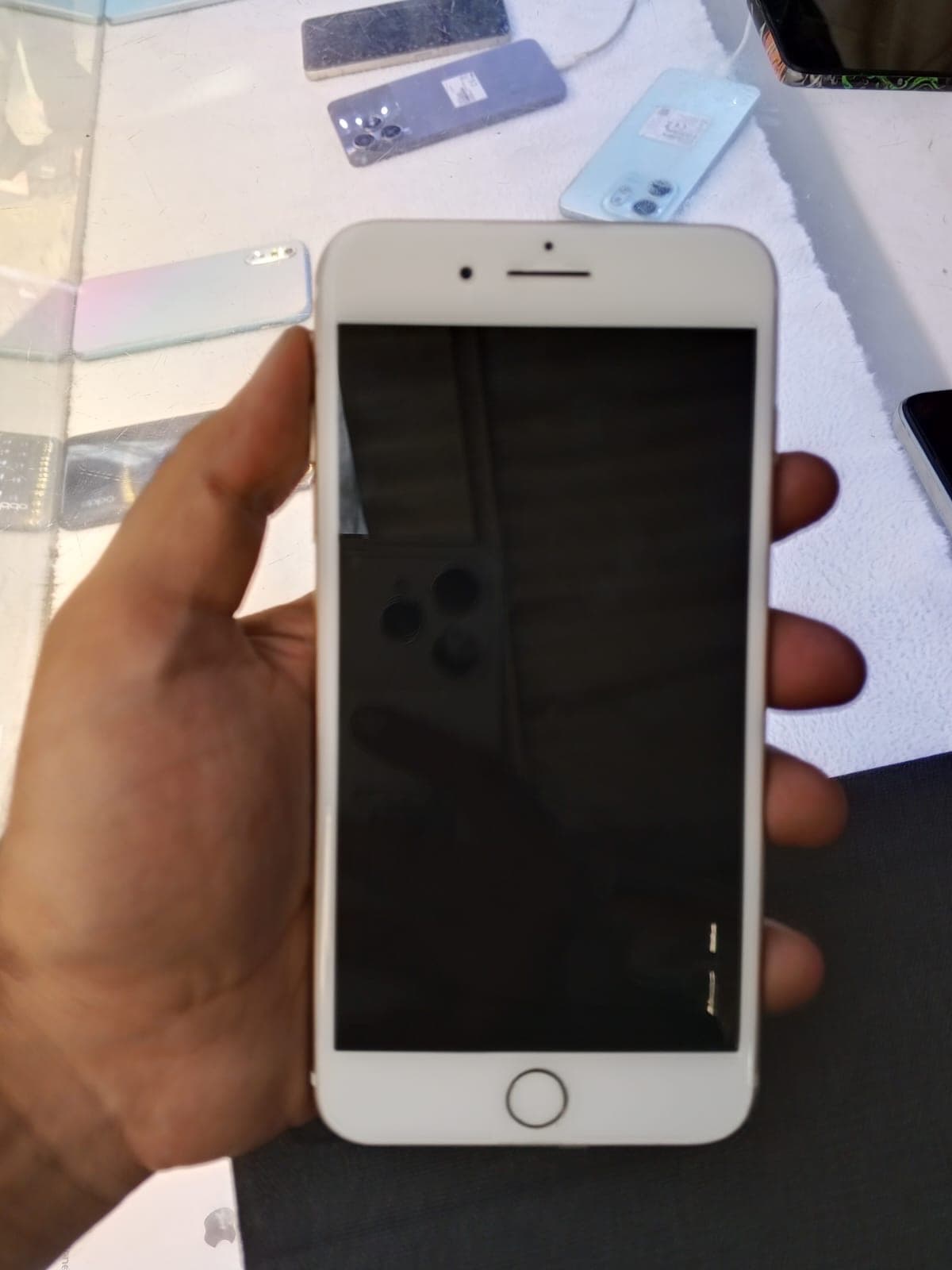 Apple iPhone 7 Plus 32GB in Rose Gold — photo 4