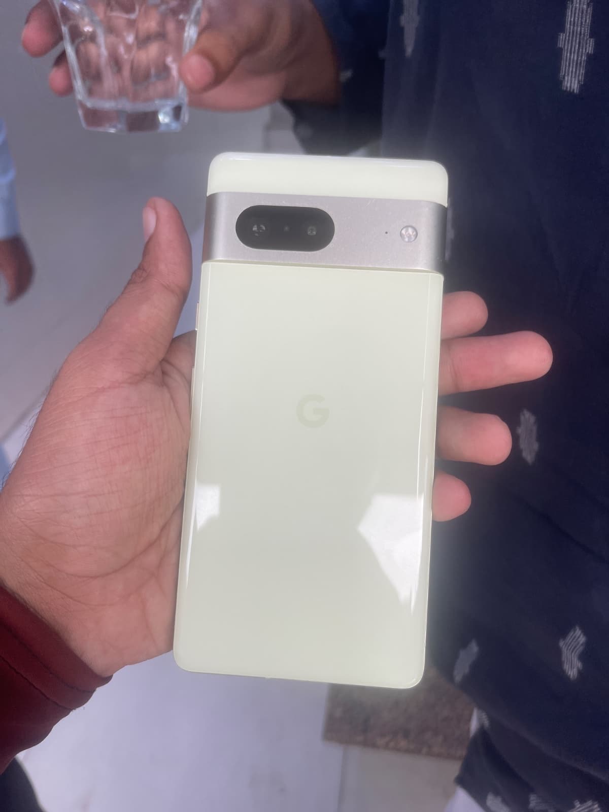 Google Pixel 7 8GB / 128GB in Lemongrass — photo 1
