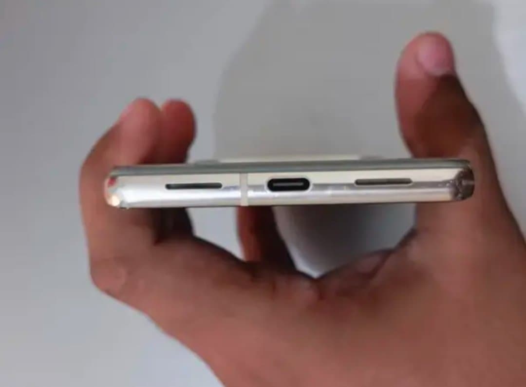 Google Pixel 7 Pro 12GB / 128GB in Hazel — photo 5
