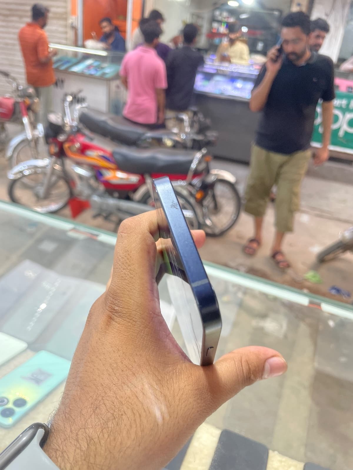 Apple iPhone 12 64GB in Blue — photo 2
