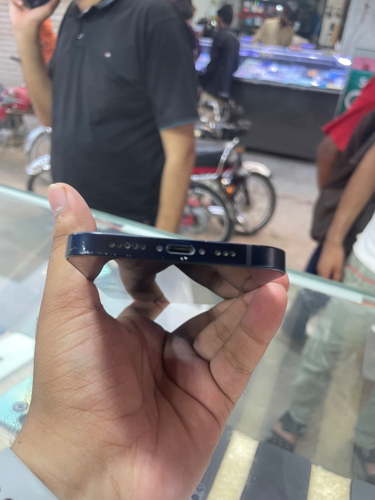 Apple iPhone 12 64GB in Blue — photo 3