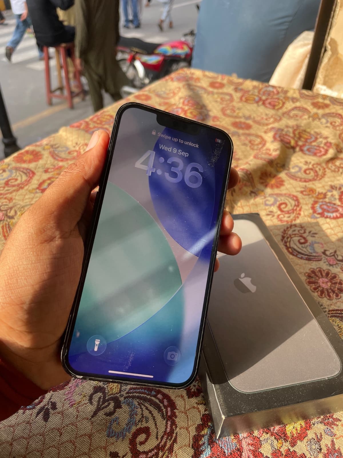 Apple iPhone 13 Pro 128GB in Graphite — photo 2