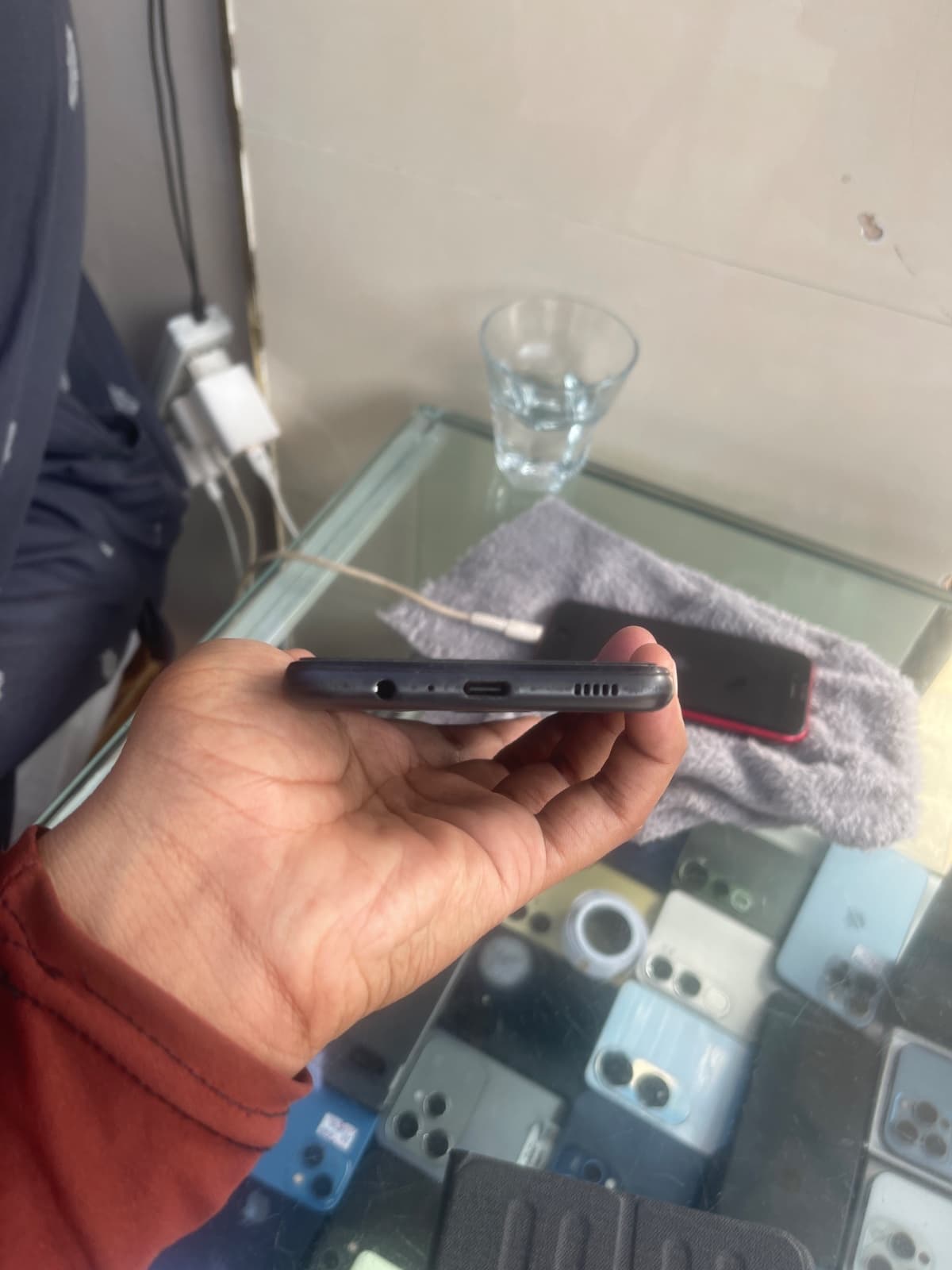 Samsung Galaxy A12 4GB / 64GB in Black — photo 3