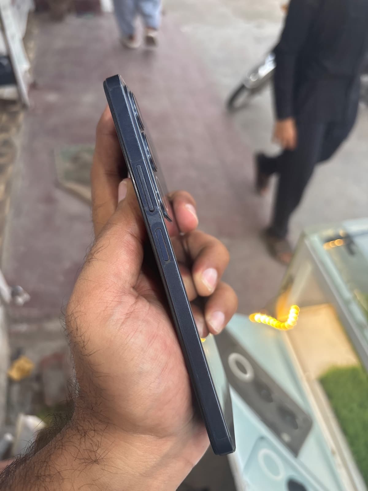 Vivo Y19s 4GB / 128GB in Garnet Black — photo 2