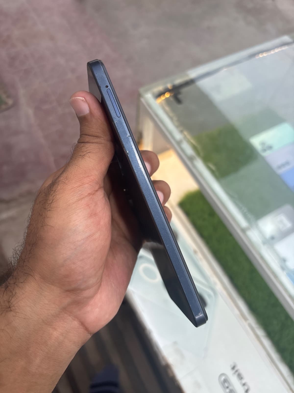 Vivo Y19s 4GB / 128GB in Garnet Black — photo 5
