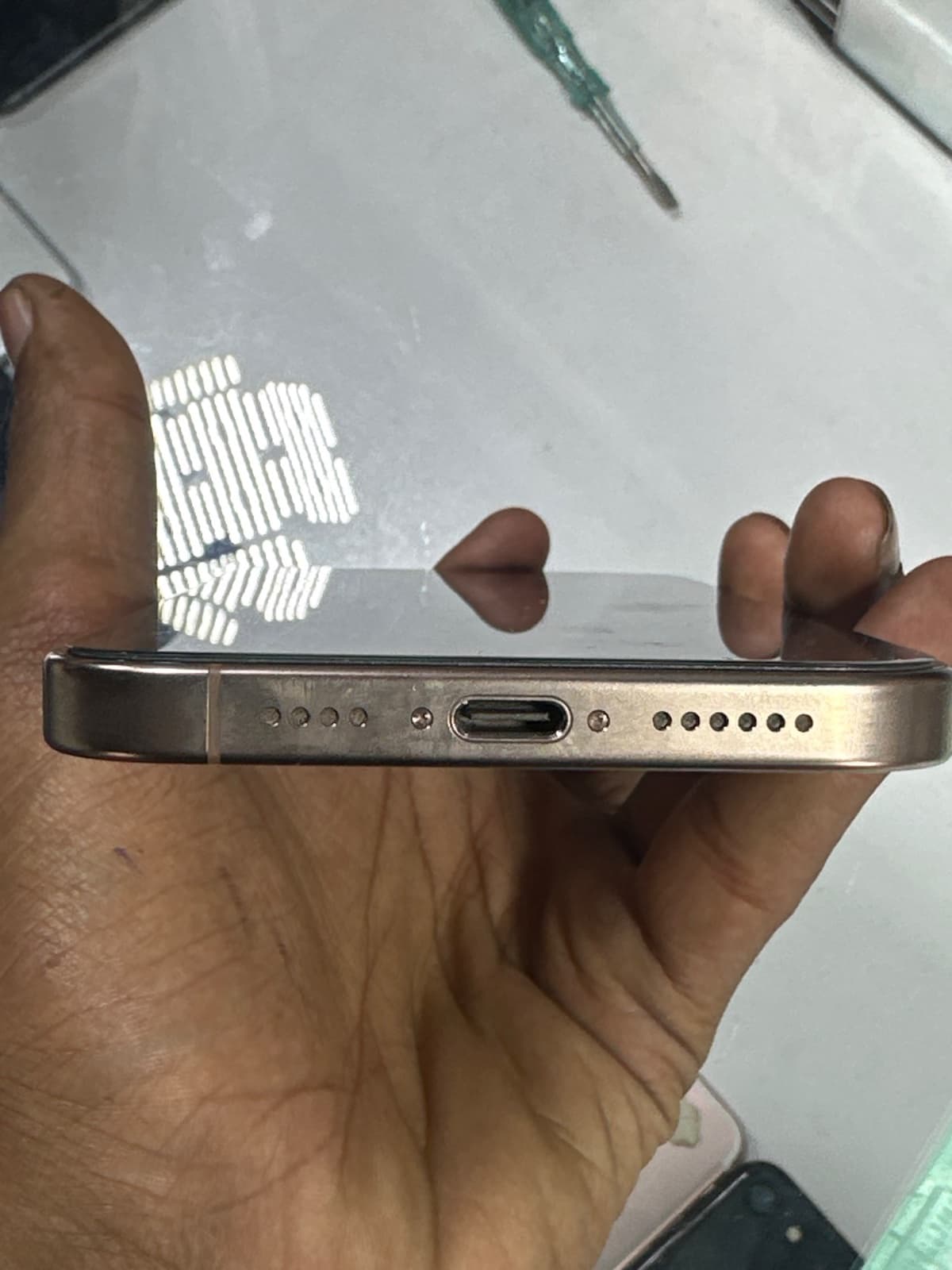 Apple iPhone 16 Pro Max 256GB in Desert Titanium — photo 3