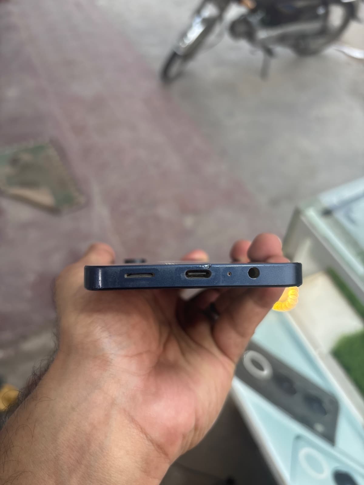 Samsung Galaxy A06 6GB / 128GB in Light Blue — photo 2