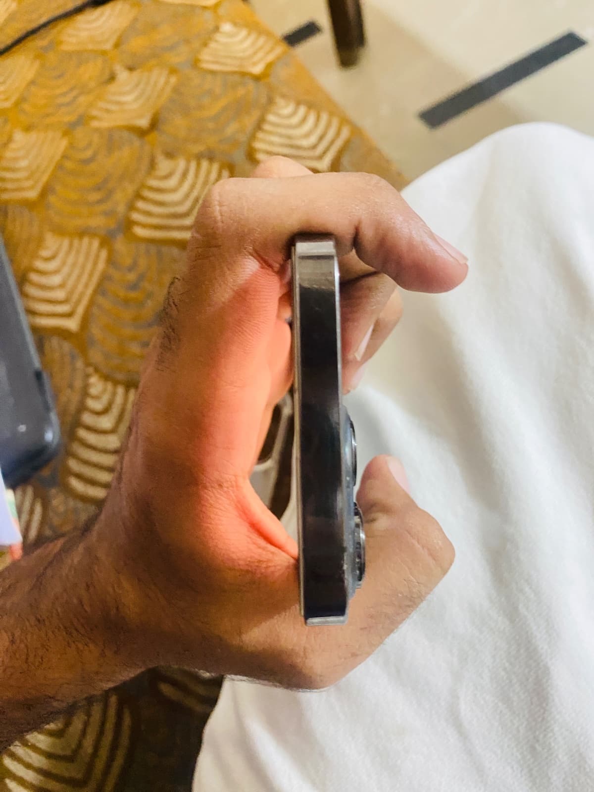 Apple iPhone 13 Pro 128GB in Graphite — photo 4