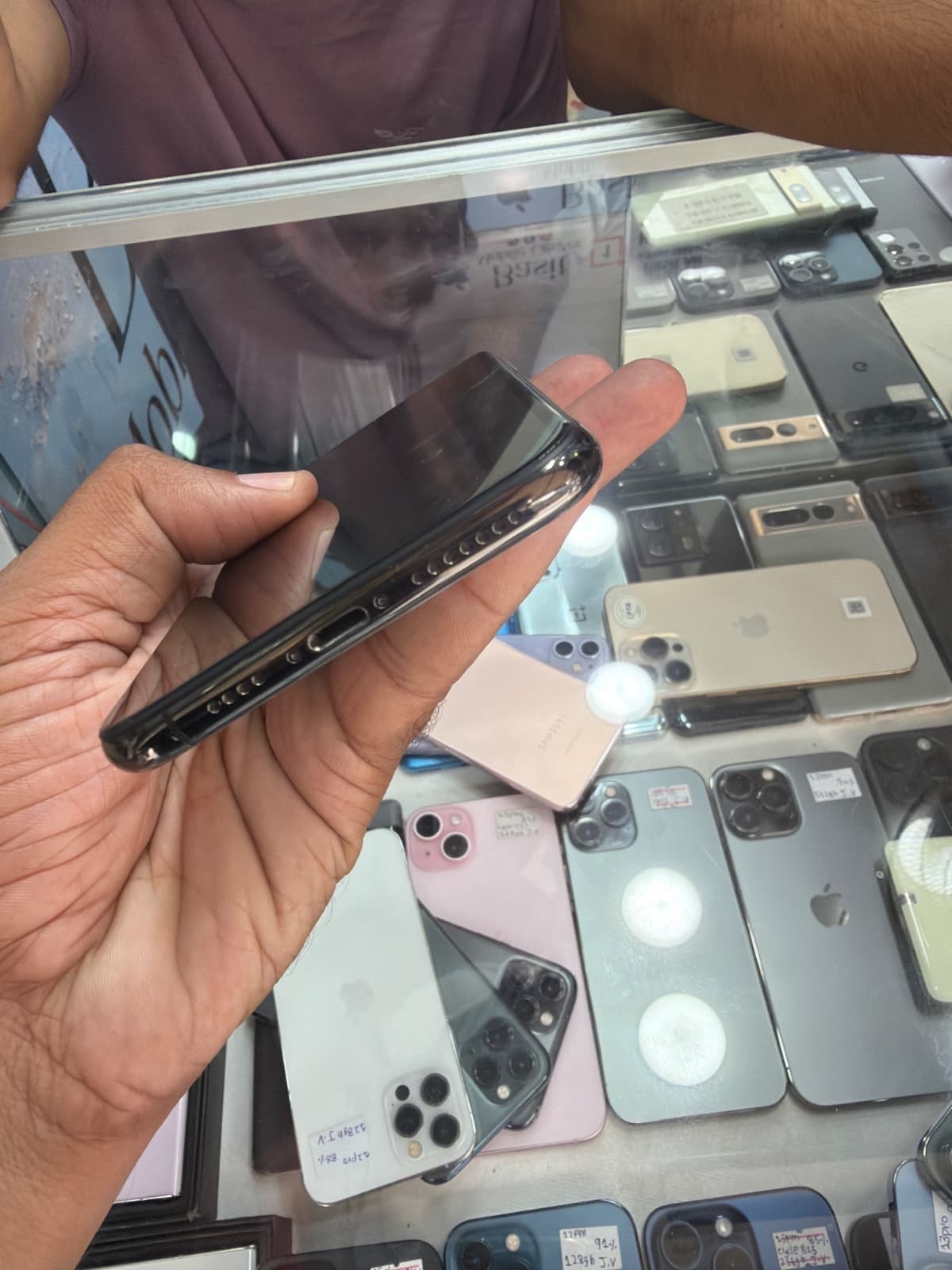 Apple iPhone XS Max 64GB in Space Gray — photo 4