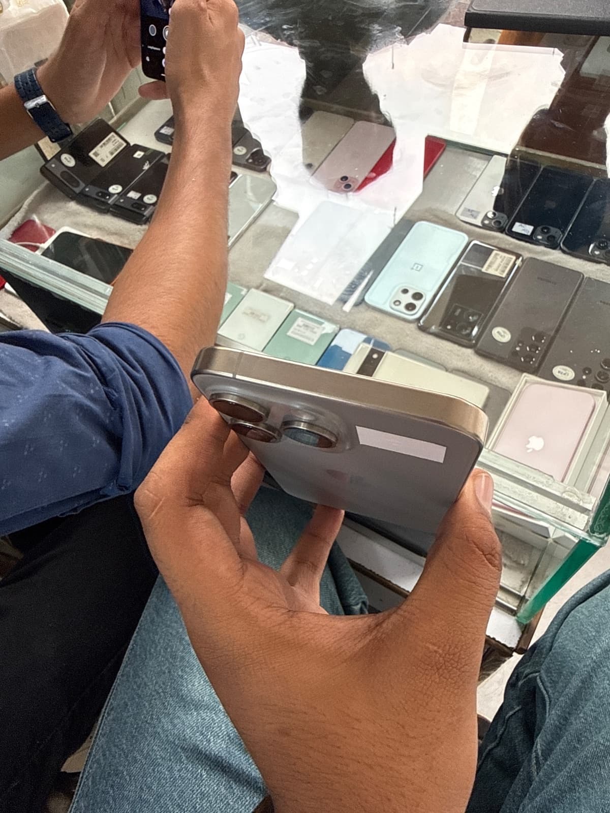 Apple iPhone 15 Pro Max 256GB in Natural Titanium — photo 5
