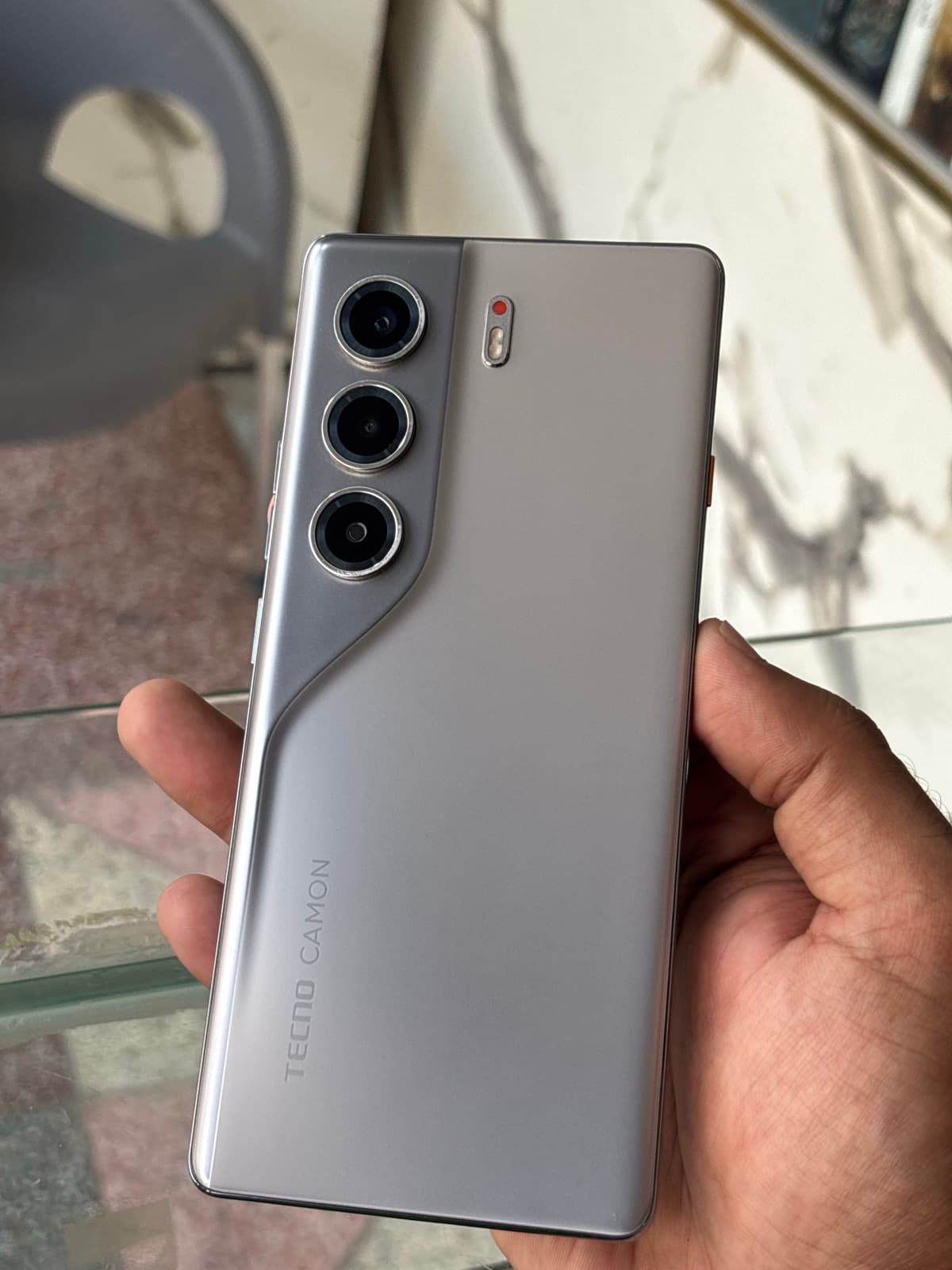 Tecno Camon 40 Pro 5G · 8GB / 256GB