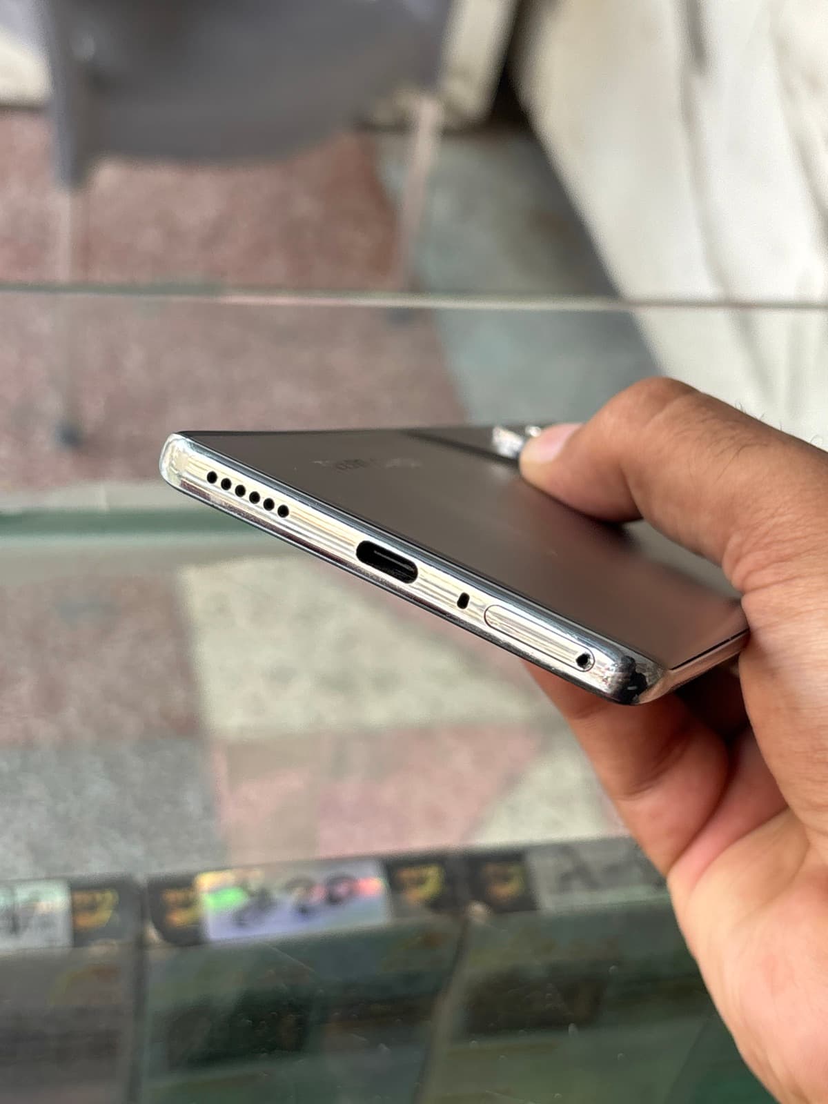 Tecno Camon 40 Pro 5G 8GB / 256GB in Galaxy Black — photo 3